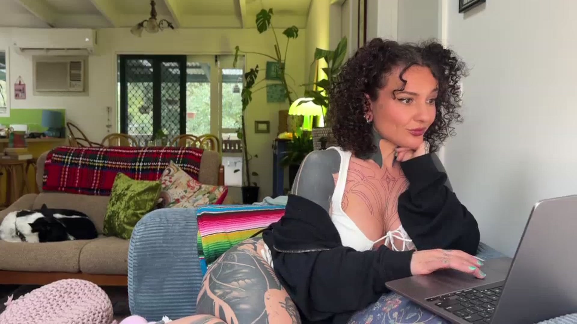 Gallery image thumbnail from Alt_Aussie's myfreecams stream on, 08/26/2025, 04:08 image 3 of 20