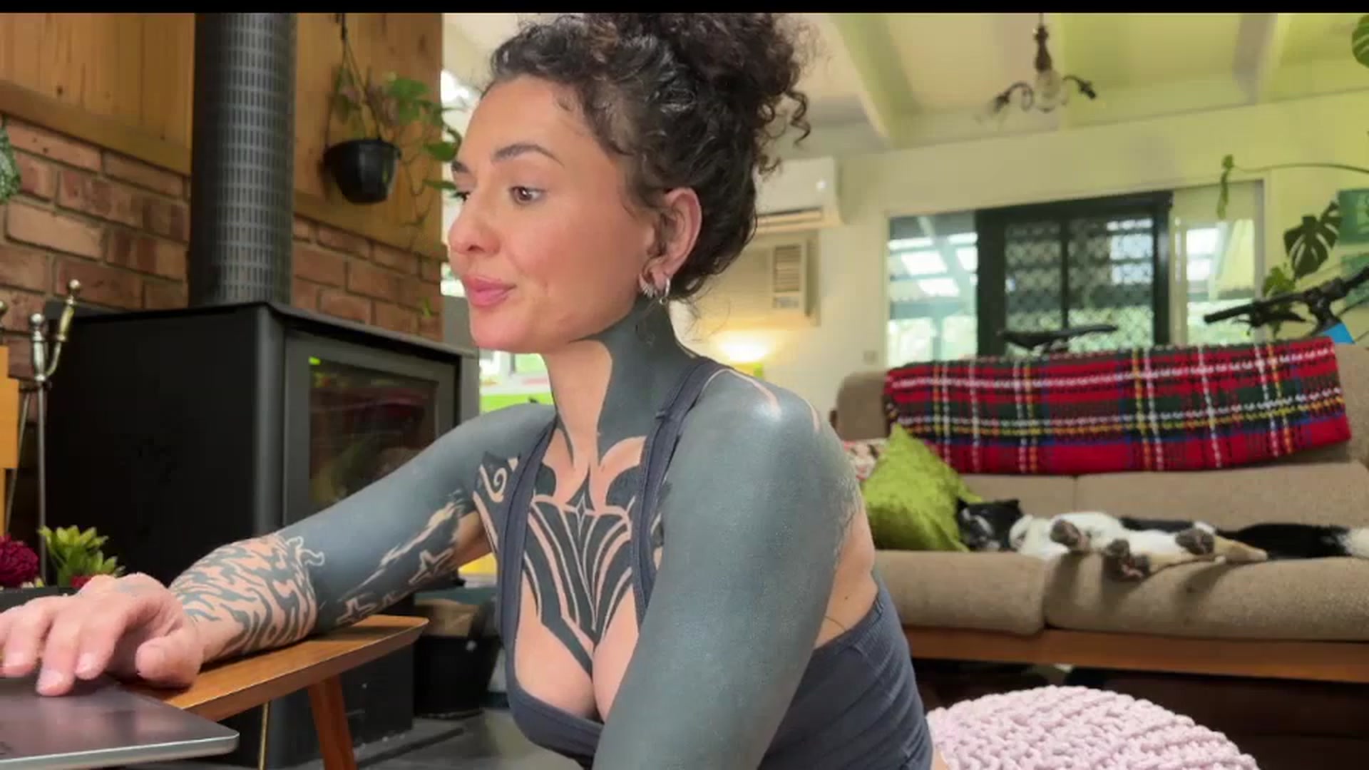 Gallery image thumbnail from Alt_Aussie's myfreecams stream on, 10/08/2025, 06:32 image 14 of 20