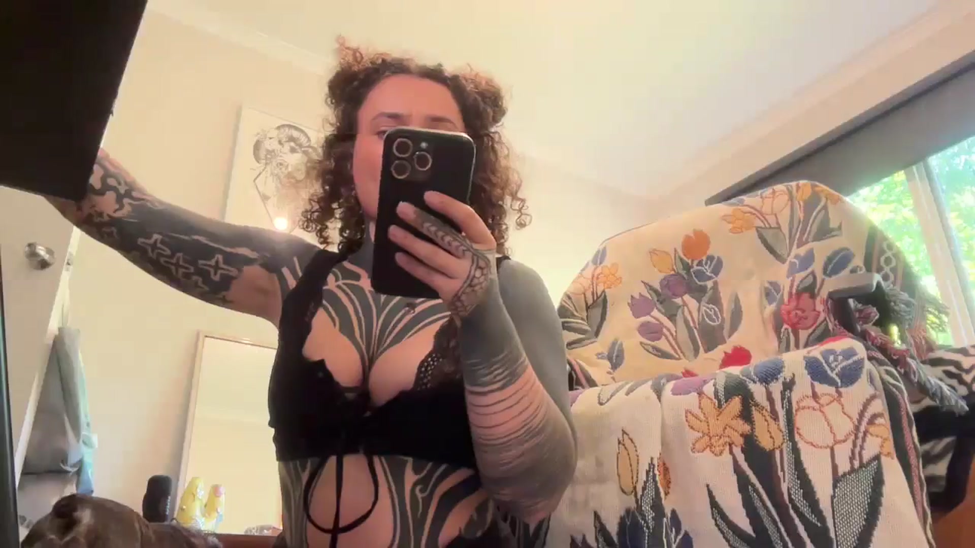 Gallery image thumbnail from Alt_Aussie's myfreecams stream on, 12/17/2025, 04:59 image 15 of 20