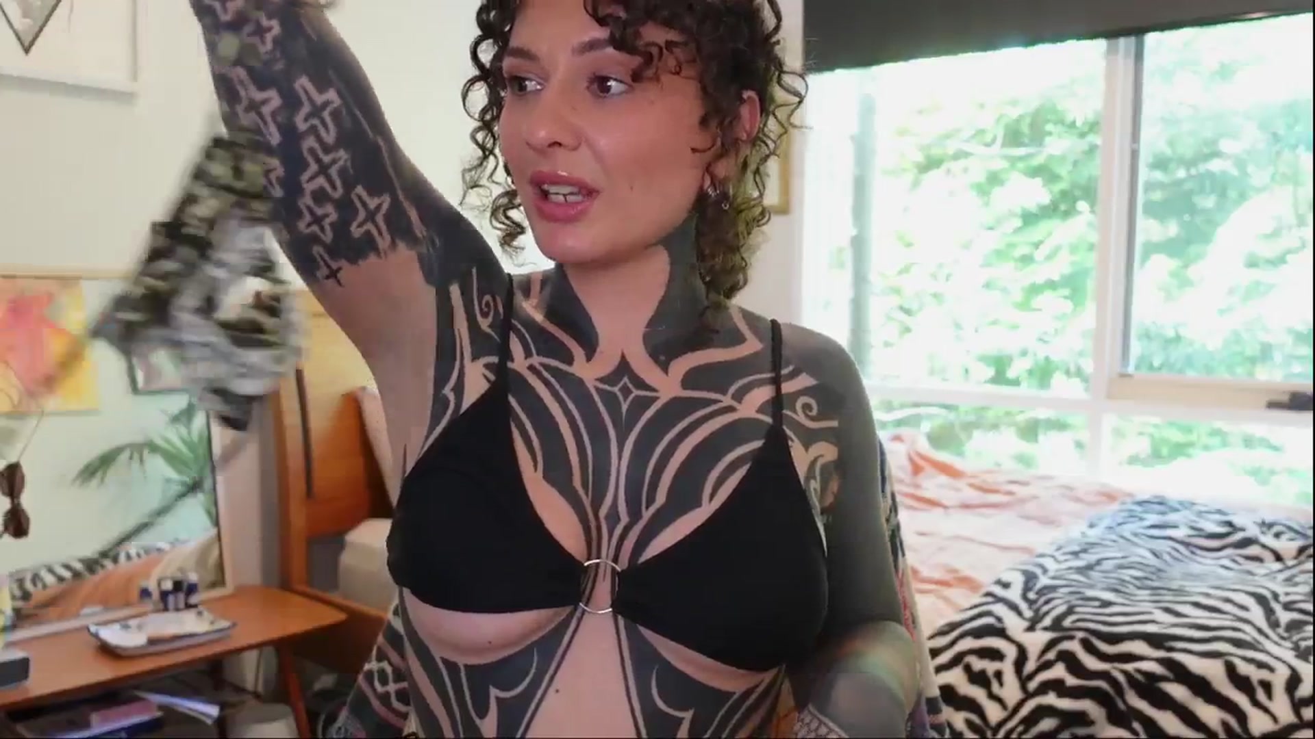 Gallery image thumbnail from Alt_Aussie's myfreecams stream on, 12/18/2025, 03:15 image 13 of 20