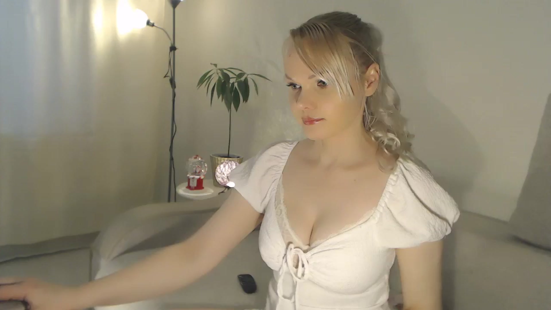 Gallery image thumbnail from Altana's myfreecams stream on, 01/01/2025, 11:23 image 6 of 20