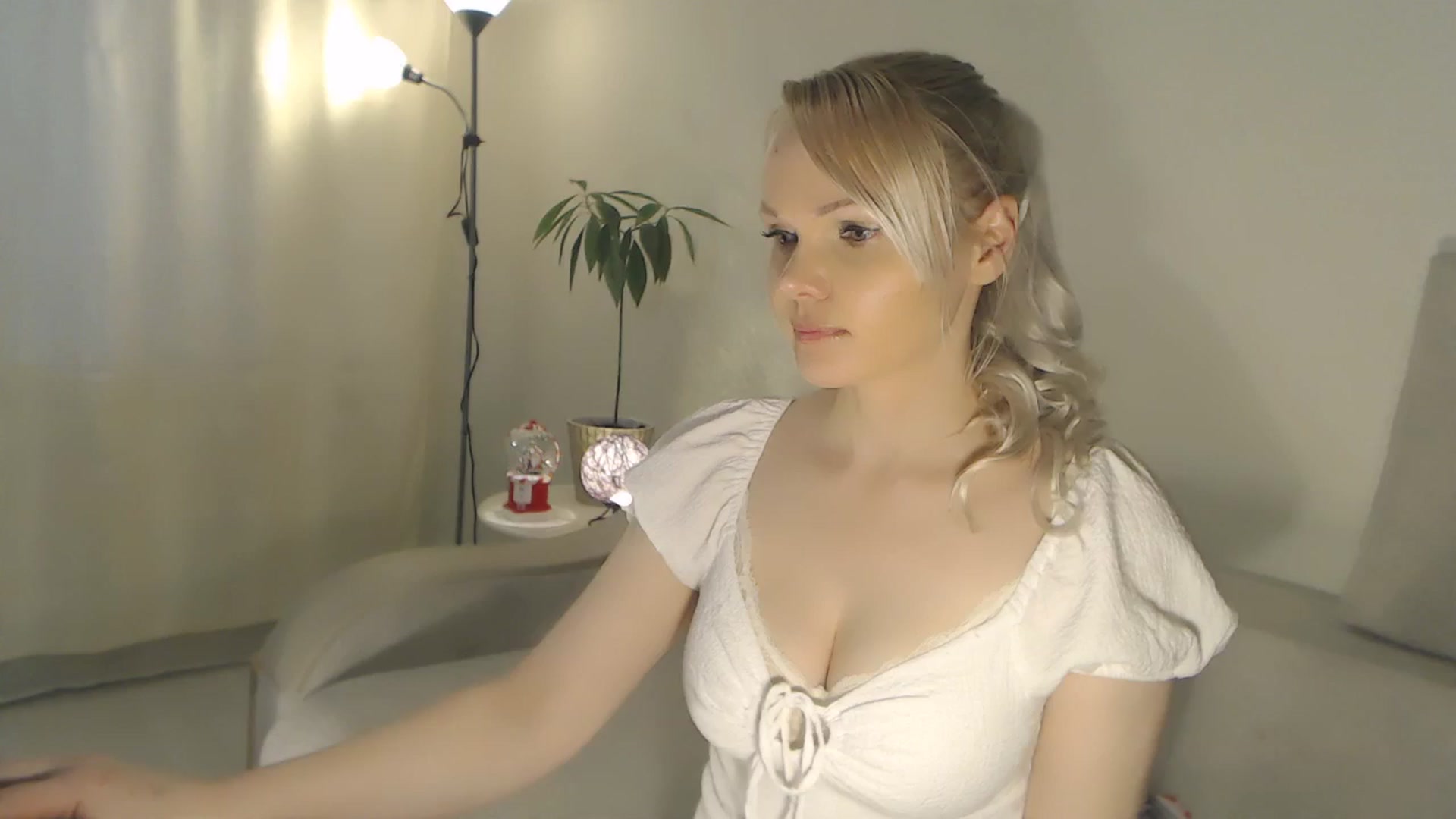 Gallery image thumbnail from Altana's myfreecams stream on, 01/01/2025, 13:20 image 8 of 20