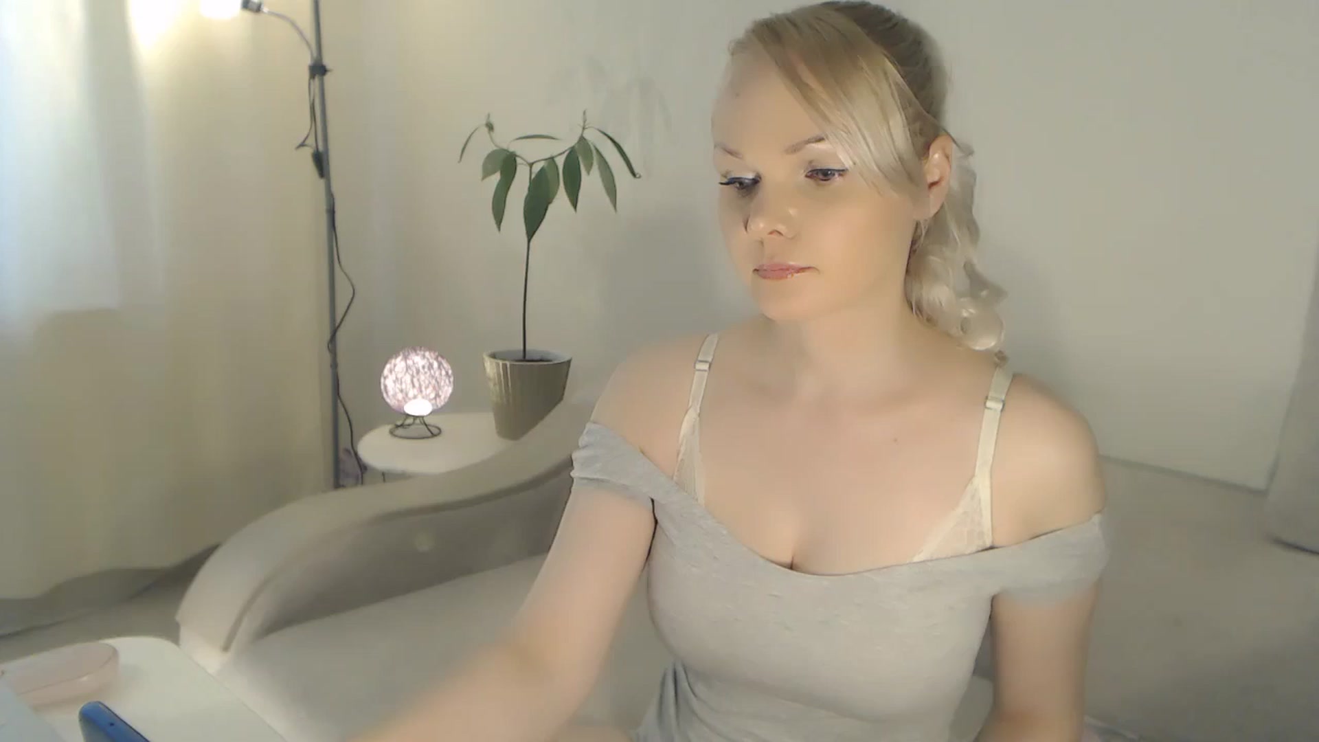 Gallery image thumbnail from Altana's myfreecams stream on, 03/30/2025, 14:21 image 10 of 20