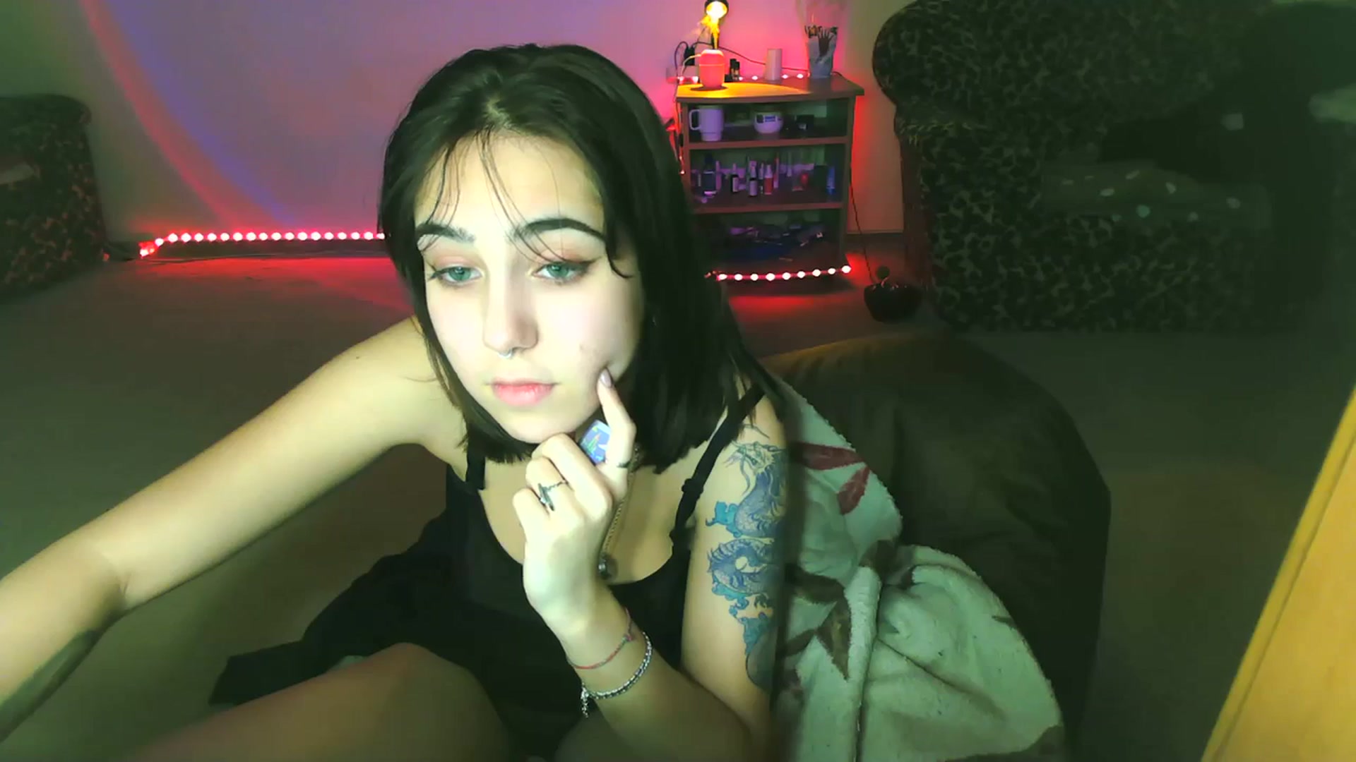 Gallery image thumbnail from Alter3g00's myfreecams stream on, 12/15/2023, 16:00 image 15 of 20
