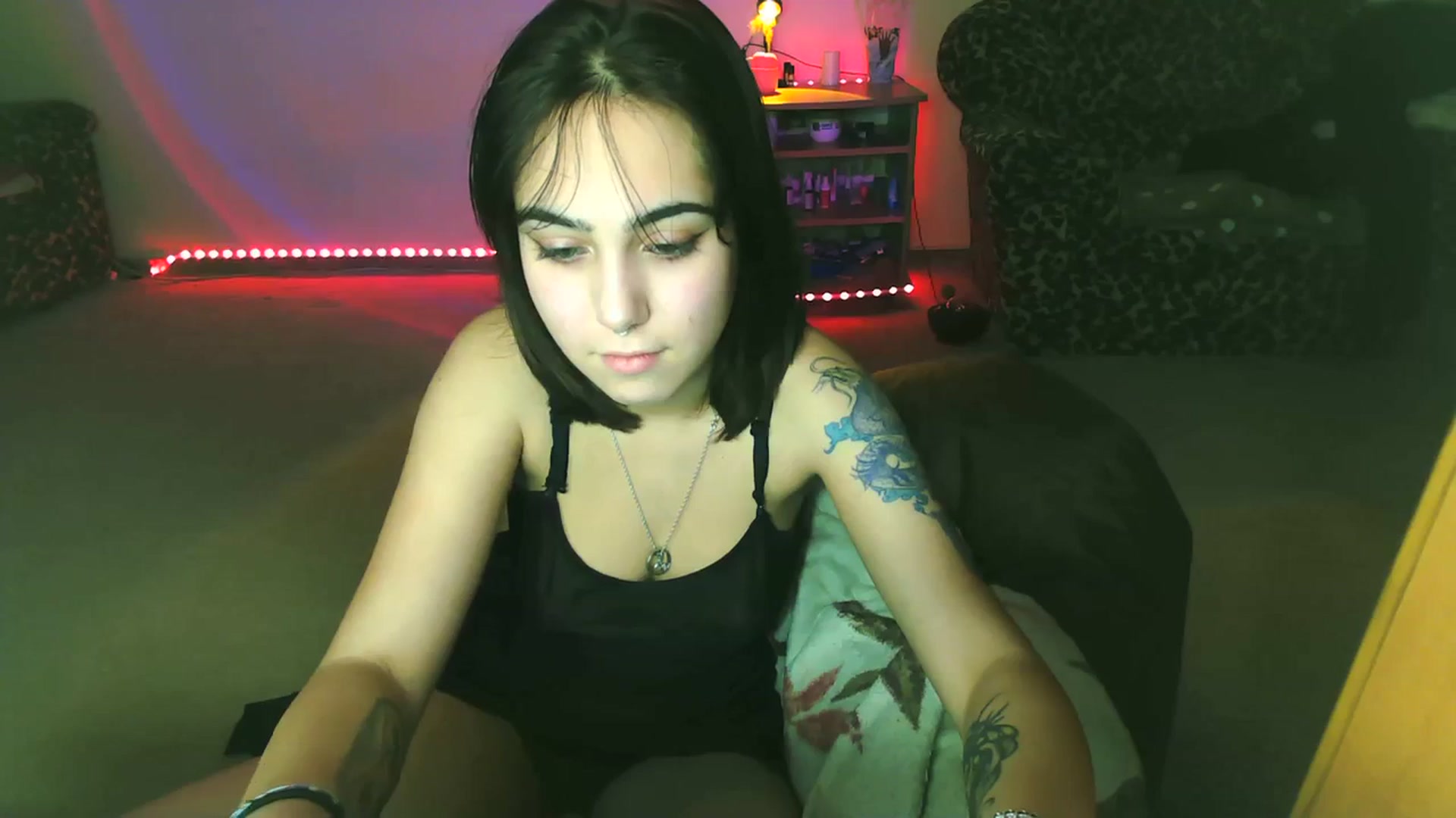 Gallery image thumbnail from Alter3g00's myfreecams stream on, 12/15/2023, 16:00 image 16 of 20