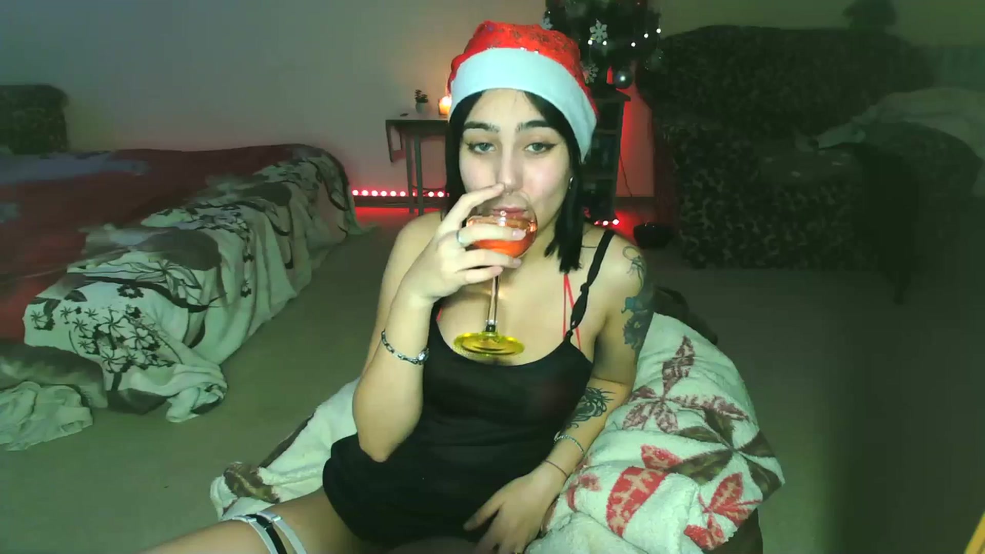 Gallery image thumbnail from Alter3g00's myfreecams stream on, 12/22/2023, 20:42 image 2 of 20