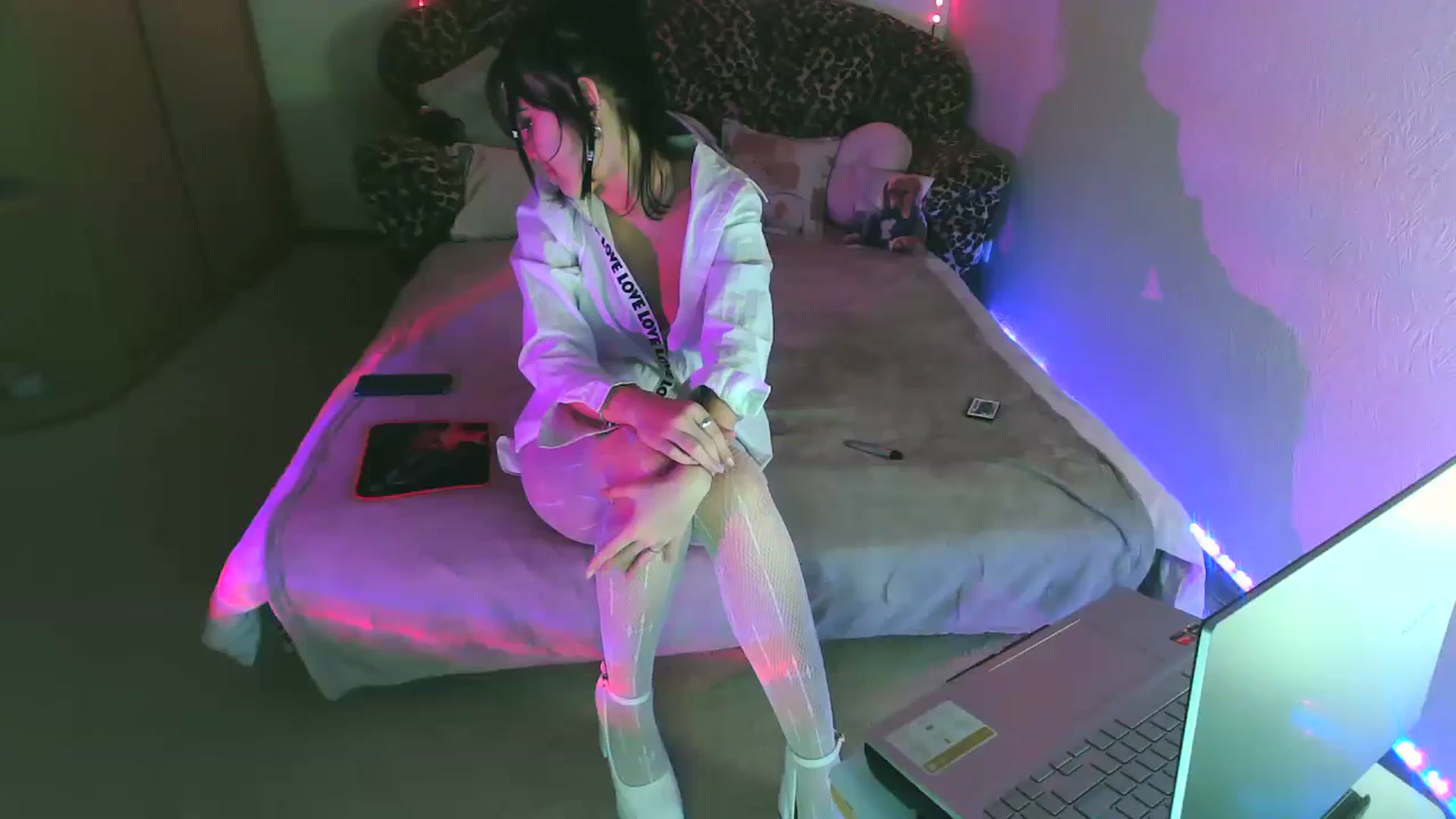 Gallery image thumbnail from Alter3g00's myfreecams stream on, 01/05/2024, 22:27 image 17 of 20