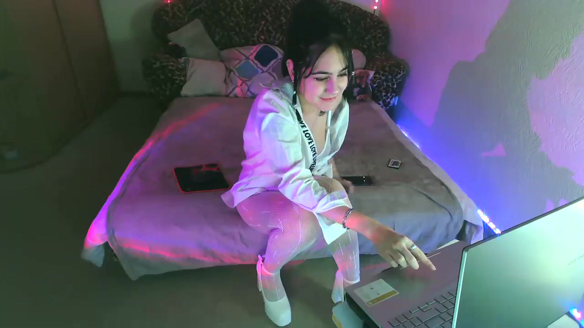 Gallery image thumbnail from Alter3g00's myfreecams stream on, 01/05/2024, 22:27 image 10 of 20