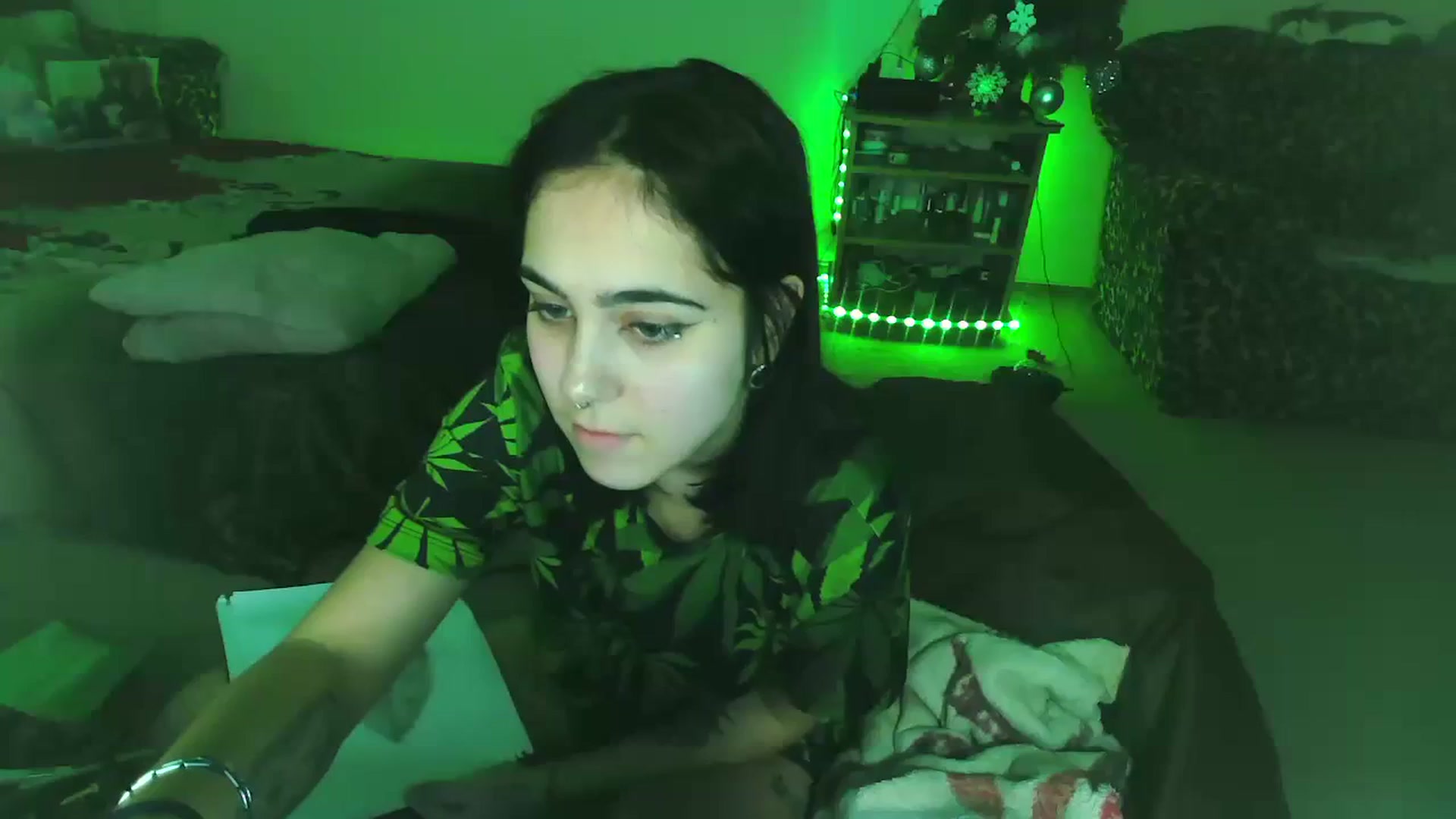 Gallery image thumbnail from Alter3g00's myfreecams stream on, 01/10/2024, 23:47 image 19 of 20
