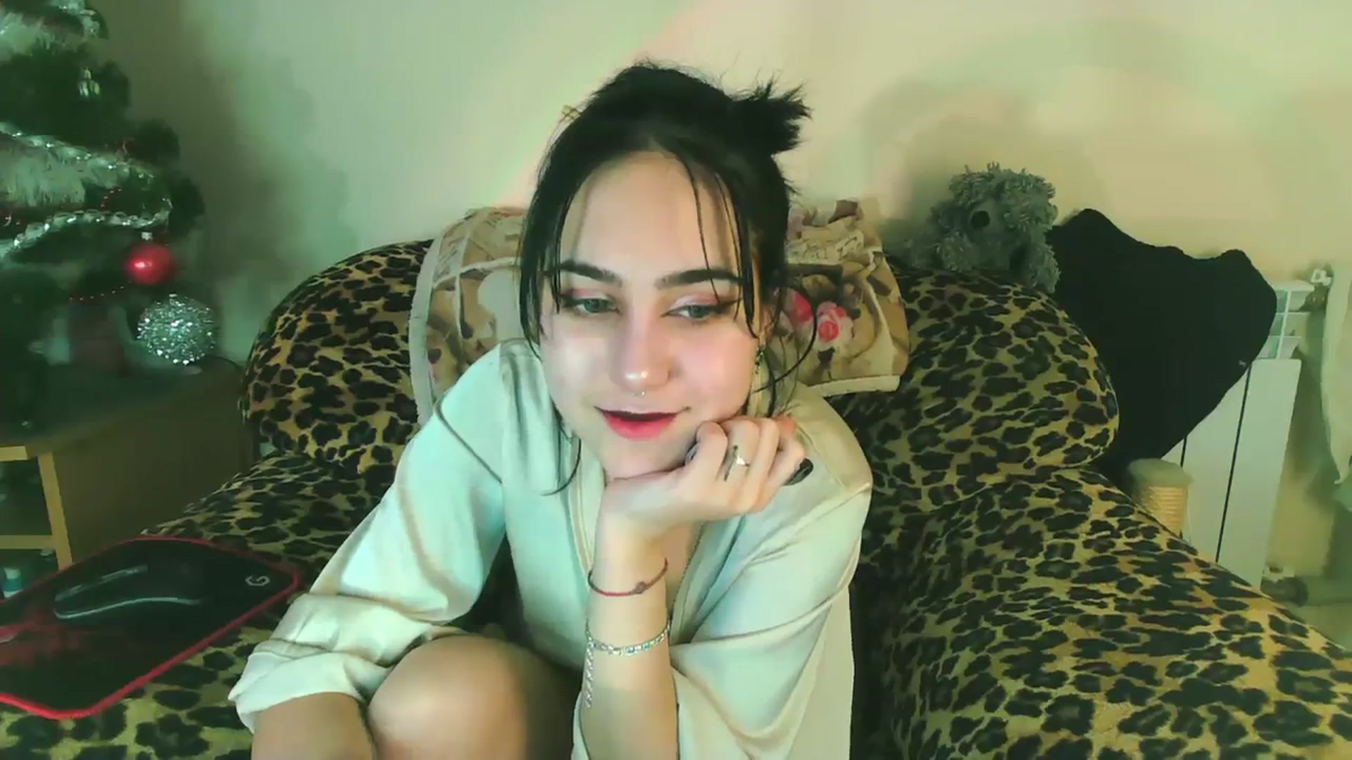 Gallery image thumbnail from Alter3g00's myfreecams stream on, 01/18/2024, 18:53 image 18 of 20