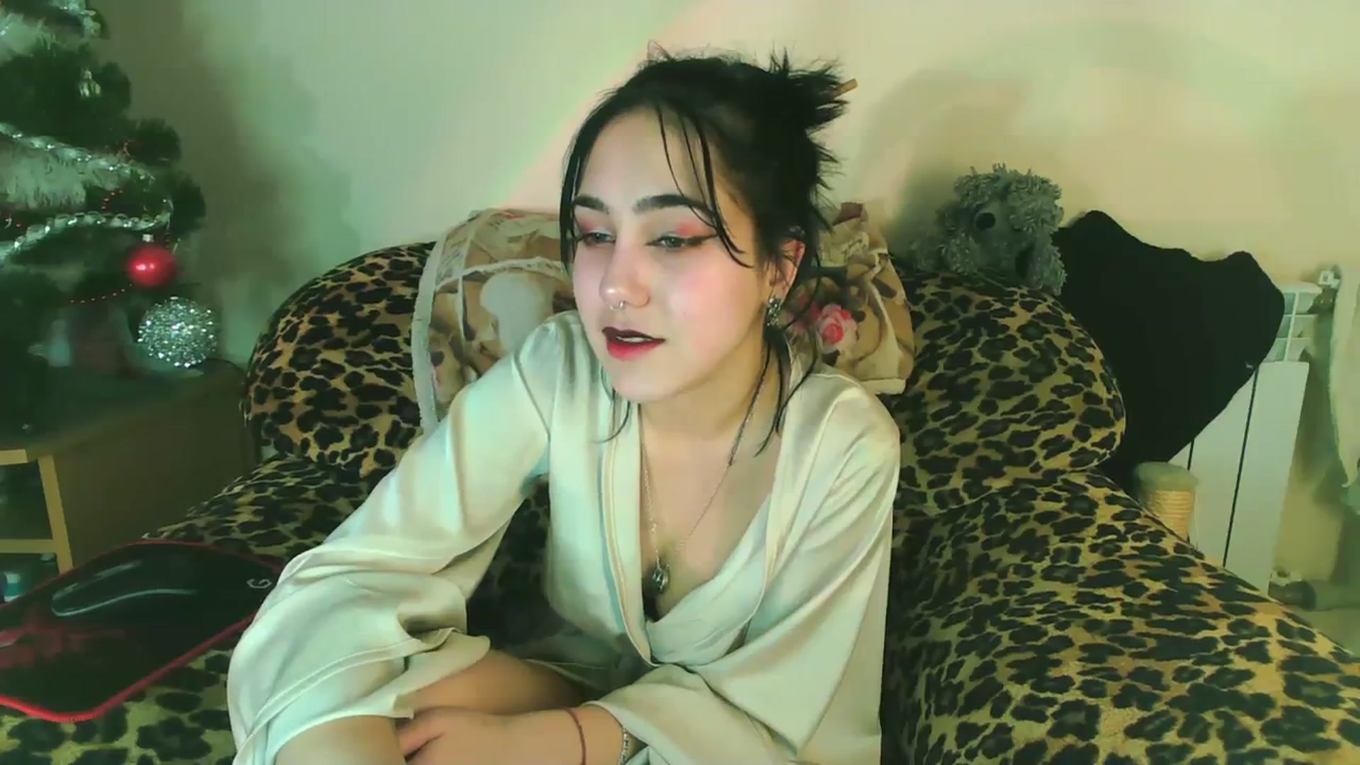 Gallery image thumbnail from Alter3g00's myfreecams stream on, 01/18/2024, 18:53 image 15 of 20