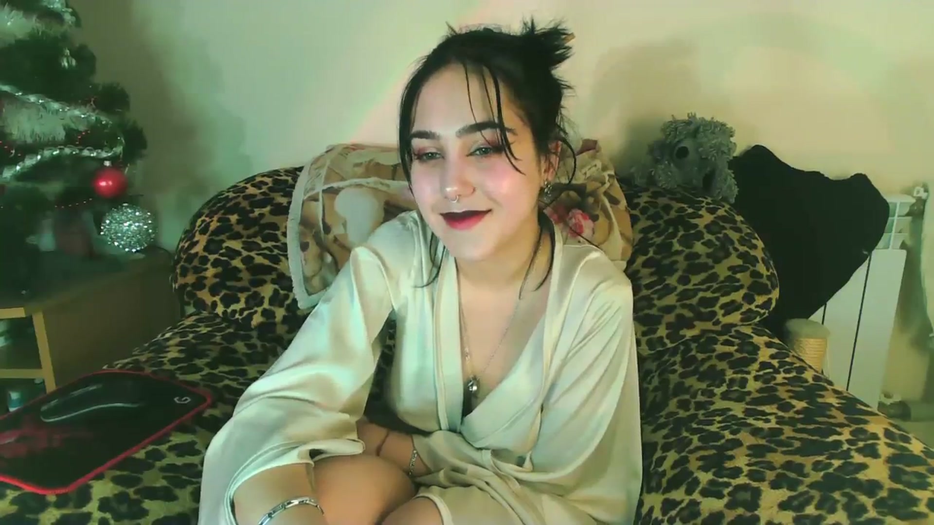 Gallery image thumbnail from Alter3g00's myfreecams stream on, 01/18/2024, 18:53 image 13 of 20