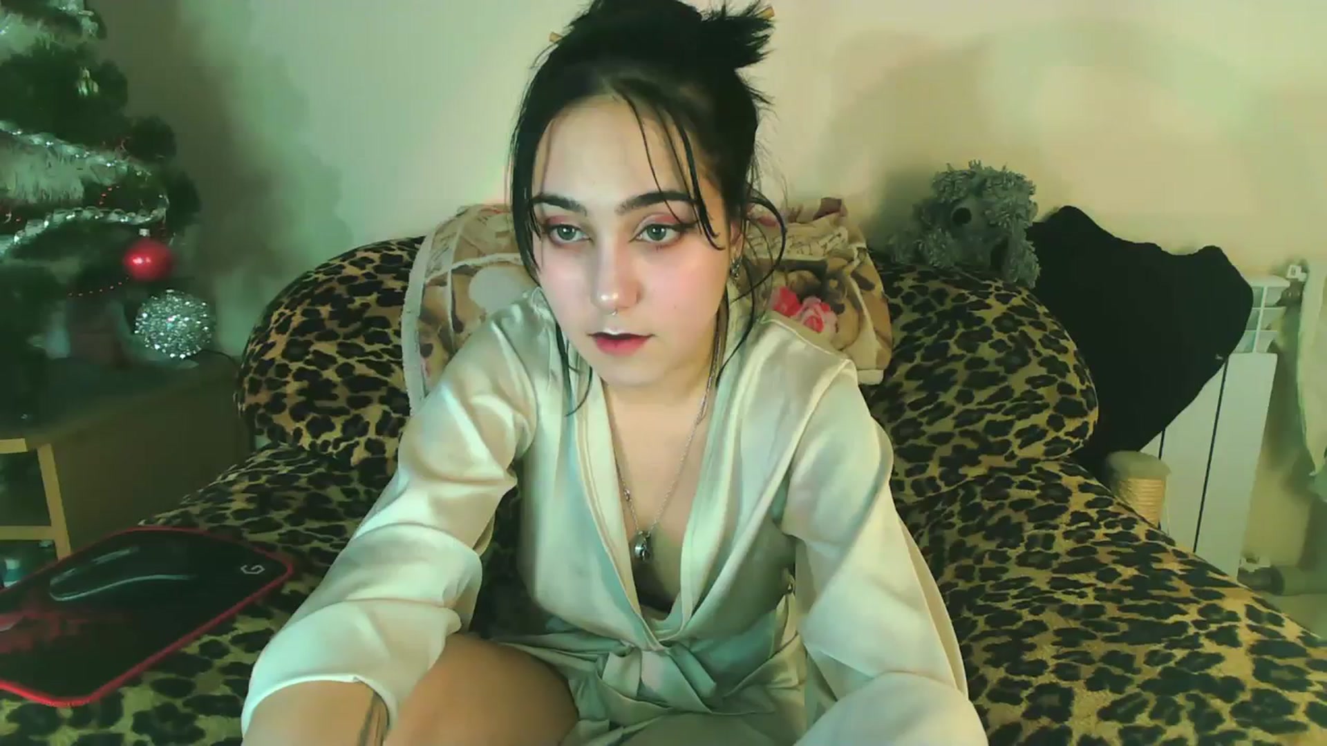 Gallery image thumbnail from Alter3g00's myfreecams stream on, 01/18/2024, 18:53 image 17 of 20