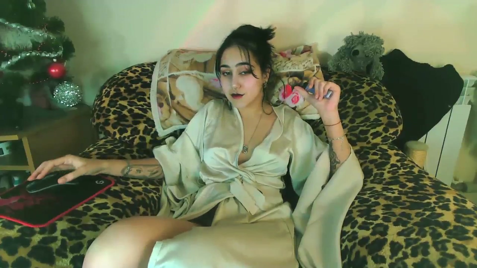 Gallery image thumbnail from Alter3g00's myfreecams stream on, 01/18/2024, 18:53 image 9 of 20