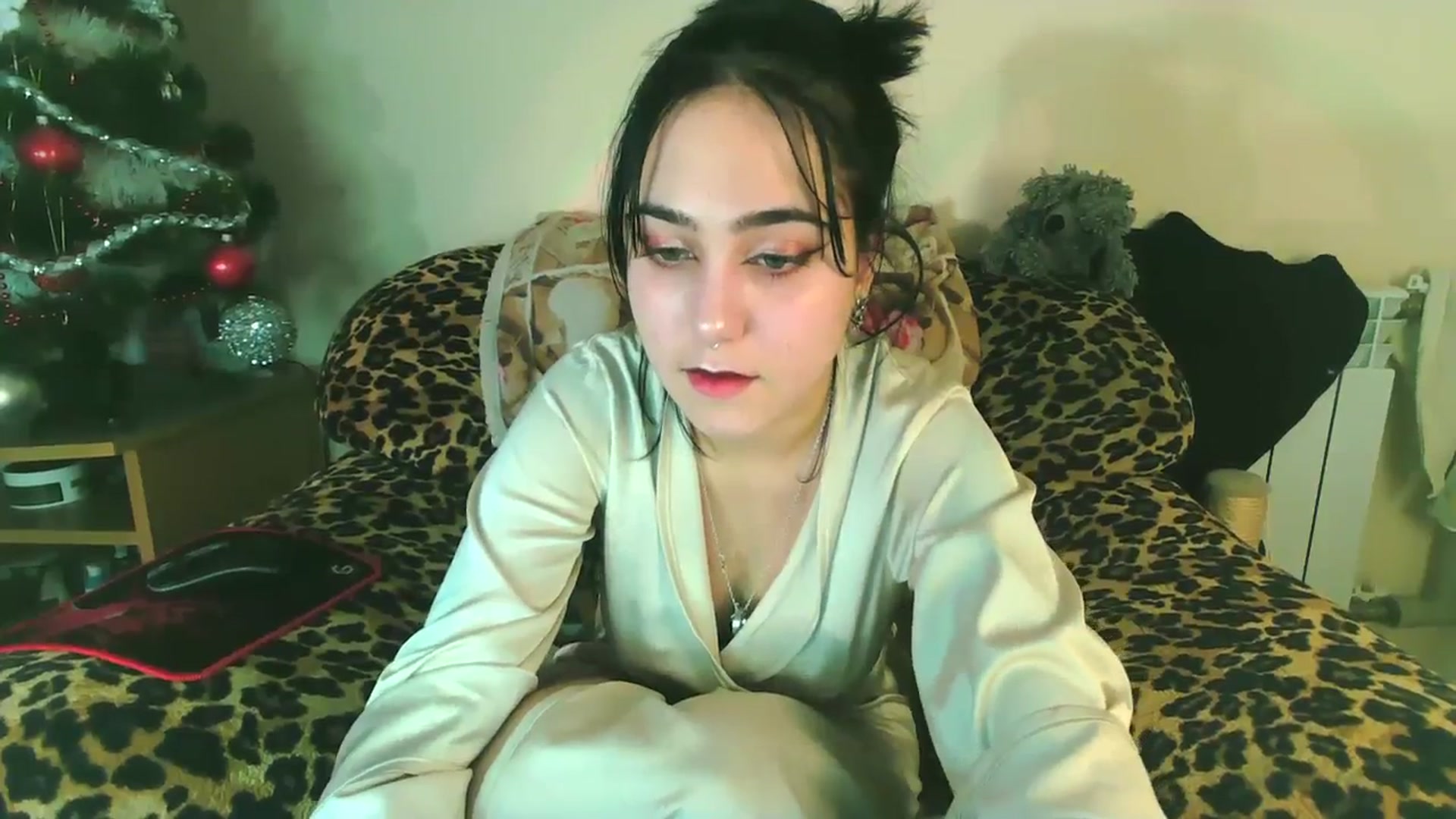 Gallery image thumbnail from Alter3g00's myfreecams stream on, 01/18/2024, 18:53 image 7 of 20