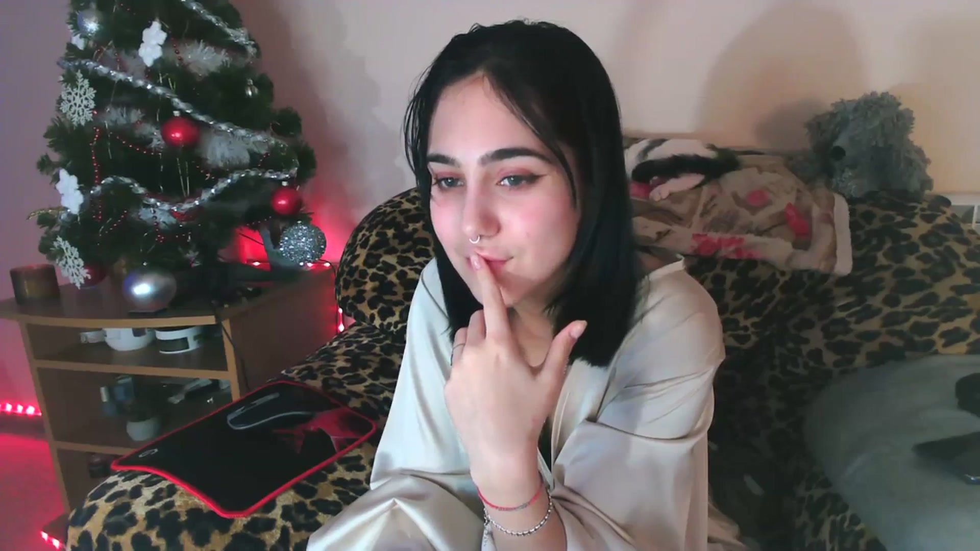 Gallery image thumbnail from Alter3g00's myfreecams stream on, 01/22/2024, 22:01 image 12 of 20