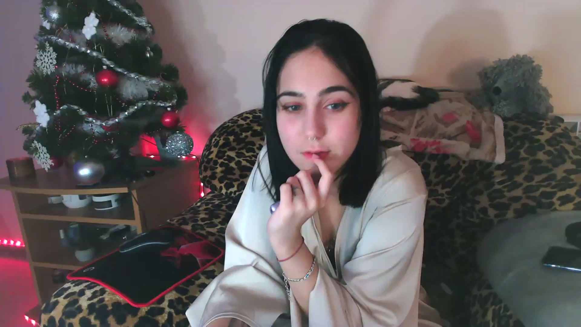 Gallery image thumbnail from Alter3g00's myfreecams stream on, 01/22/2024, 22:01 image 1 of 20
