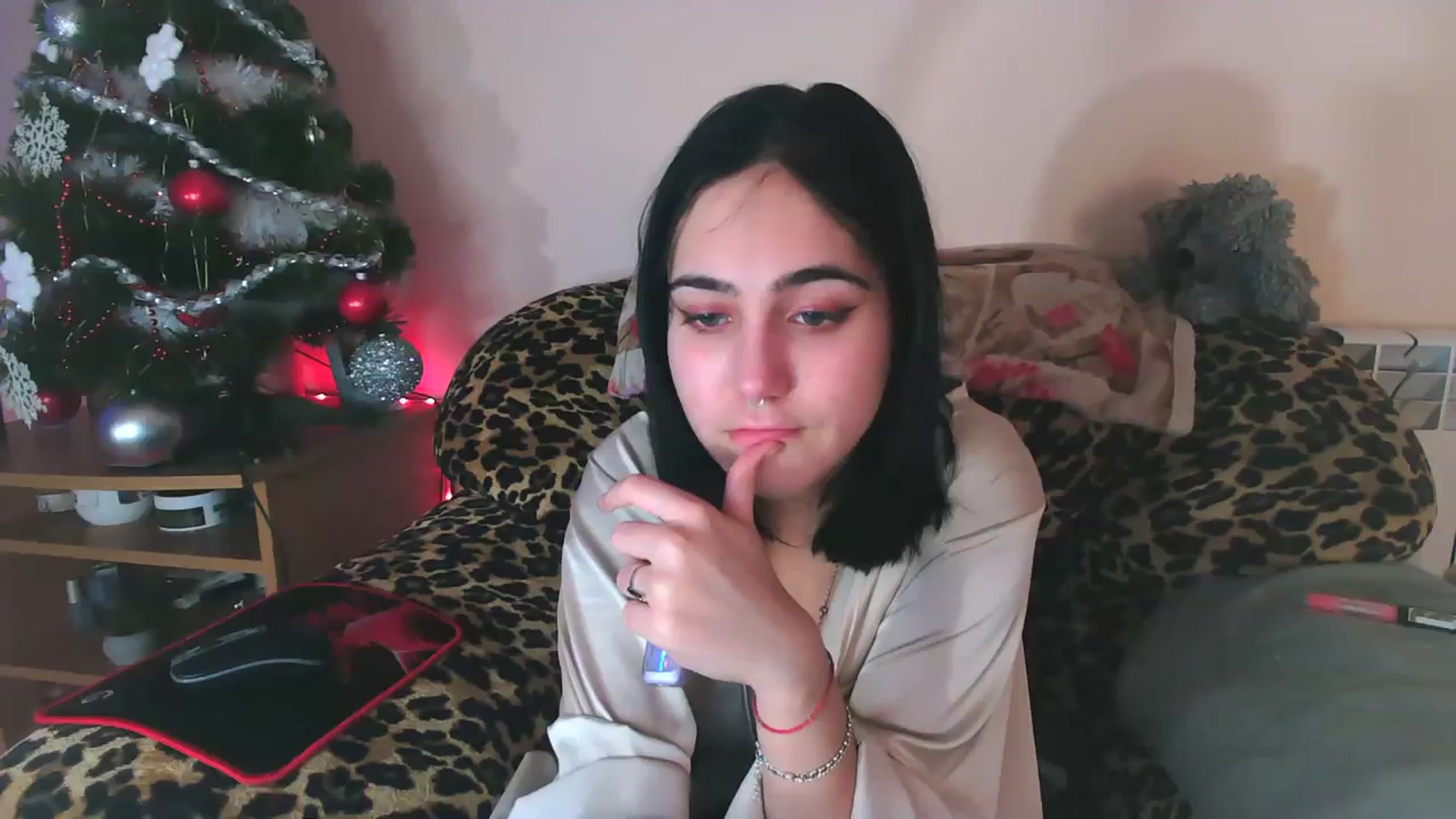 Gallery image thumbnail from Alter3g00's myfreecams stream on, 01/22/2024, 22:50 image 19 of 20