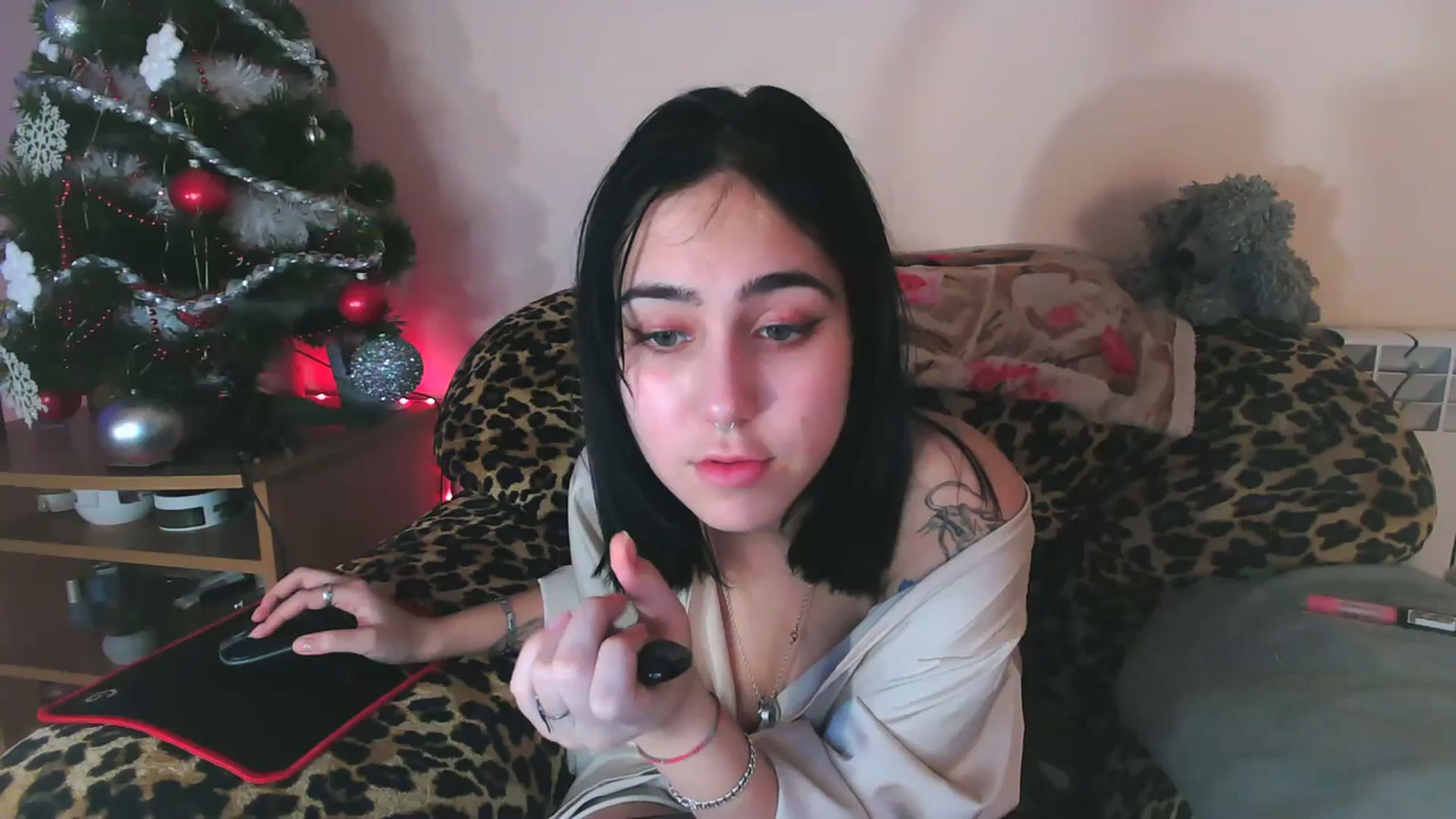 Gallery image thumbnail from Alter3g00's myfreecams stream on, 01/22/2024, 22:50 image 14 of 20