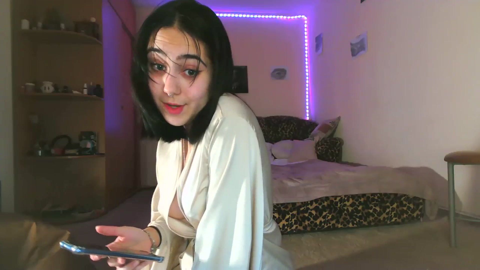 Gallery image thumbnail from Alter3g00's myfreecams stream on, 01/26/2024, 17:48 image 14 of 20