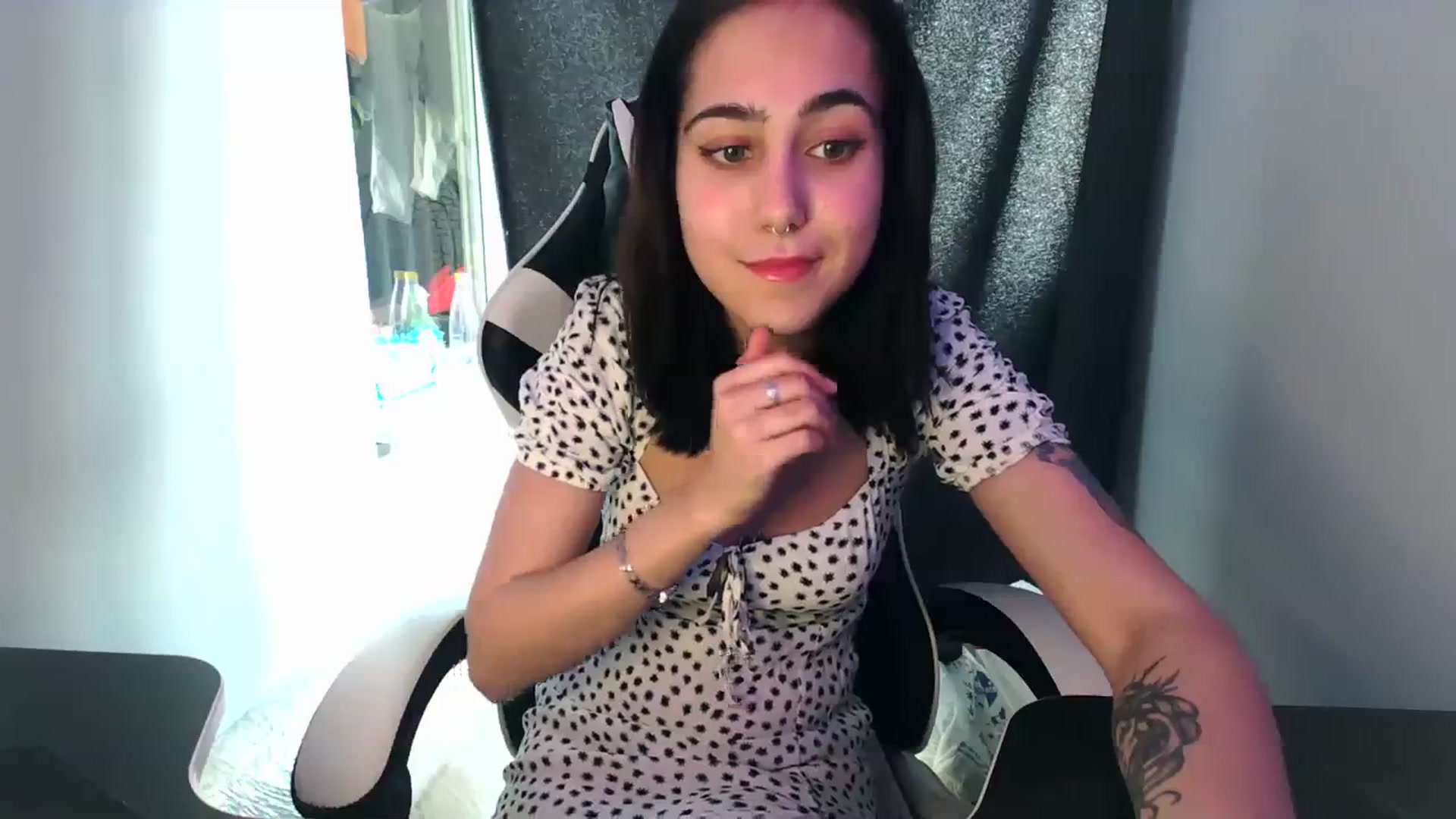 Gallery image thumbnail from Alter3g00's myfreecams stream on, 04/15/2024, 09:40 image 4 of 20
