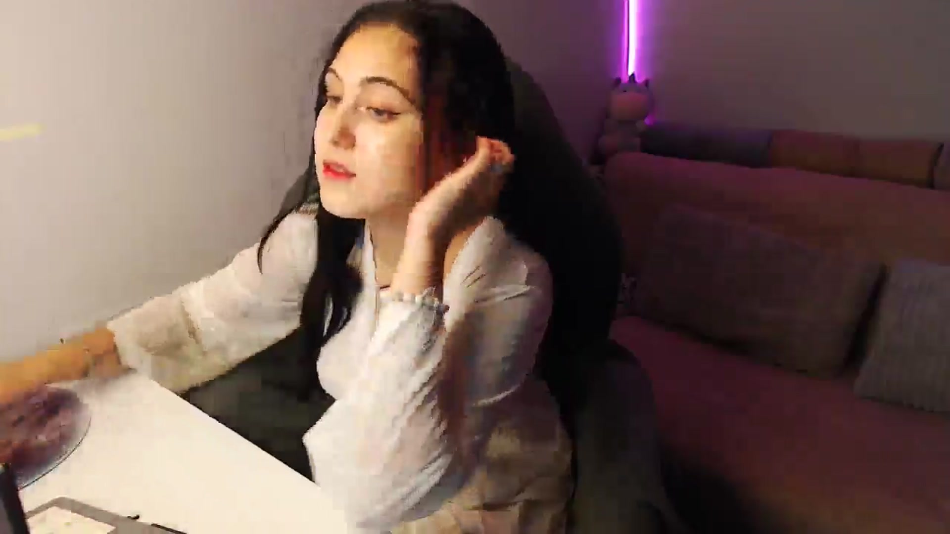 Gallery image thumbnail from Alter3g00's myfreecams stream on, 07/18/2025, 19:25 image 7 of 20