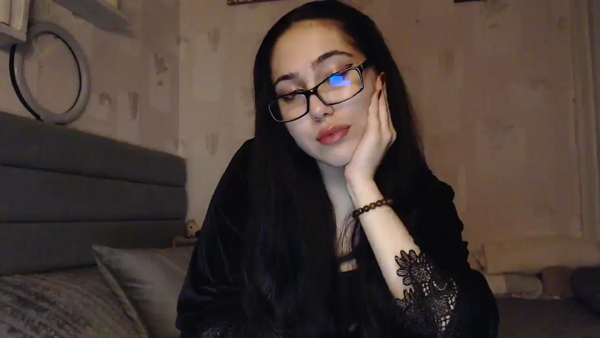 Gallery image thumbnail from Alter3g00's myfreecams stream on, 12/28/2025, 20:41 image 11 of 20