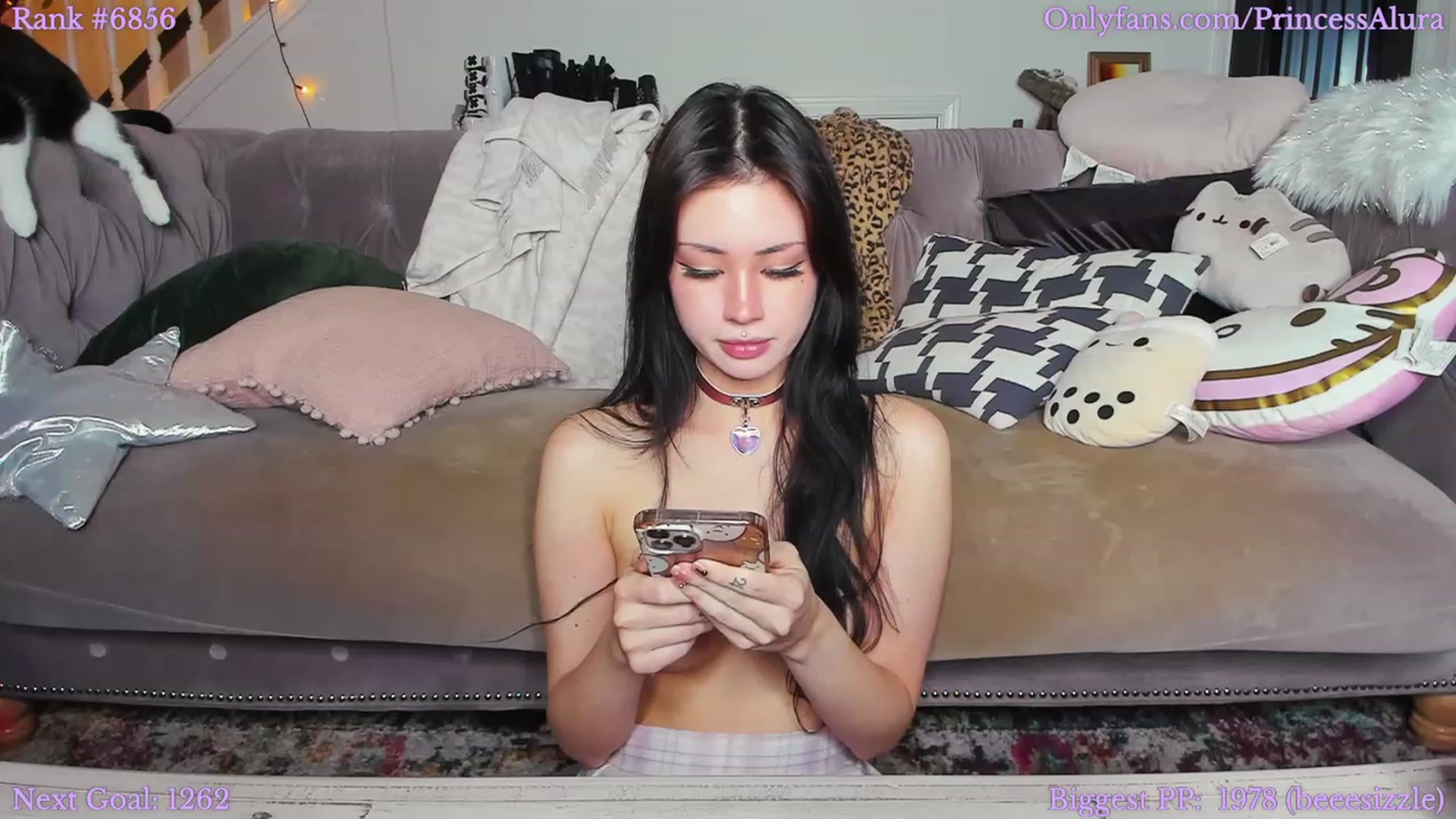 Gallery image thumbnail from Aluraa_'s myfreecams stream on, 11/22/2022, 04:21 image 10 of 20