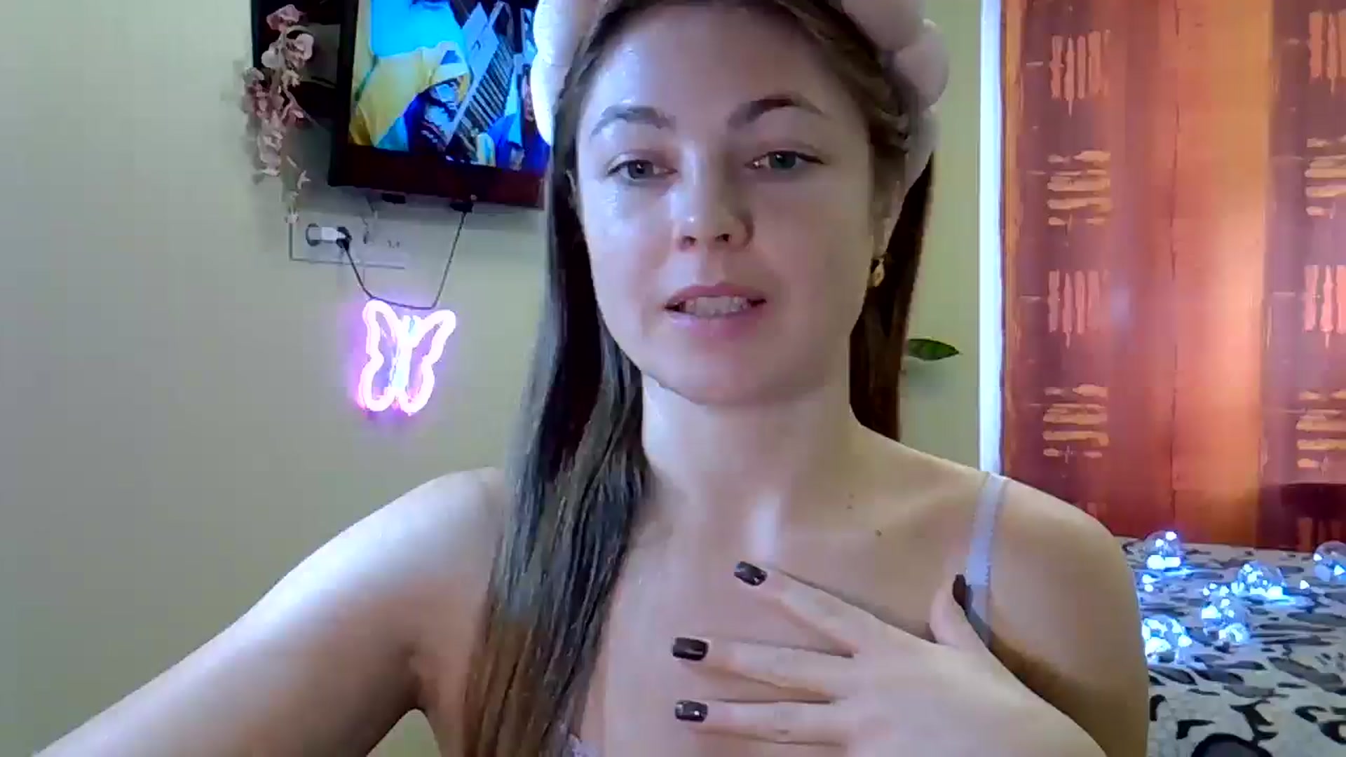 Gallery image thumbnail from Always18_'s myfreecams stream on, 01/05/2026, 12:01 image 6 of 20