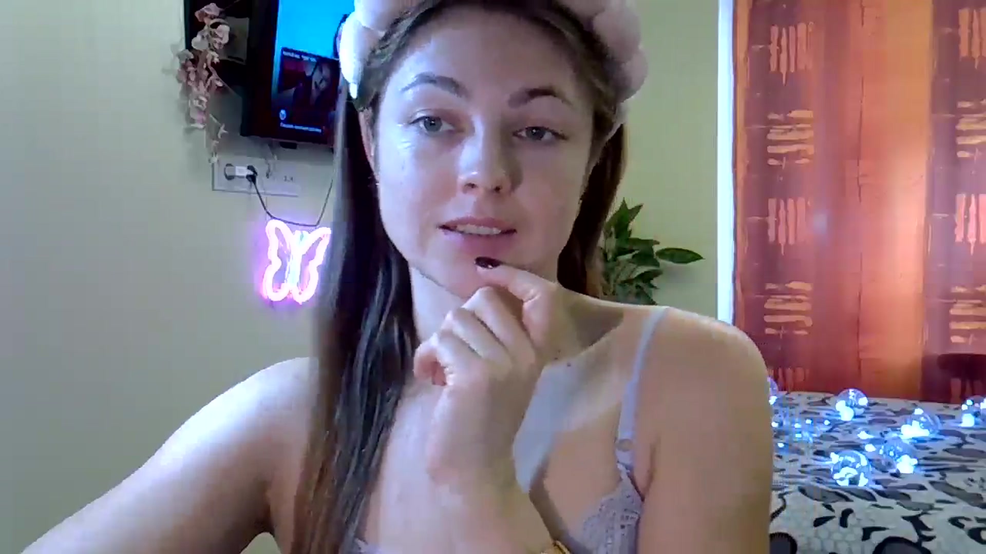 Gallery image thumbnail from Always18_'s myfreecams stream on, 01/05/2026, 12:01 image 5 of 20