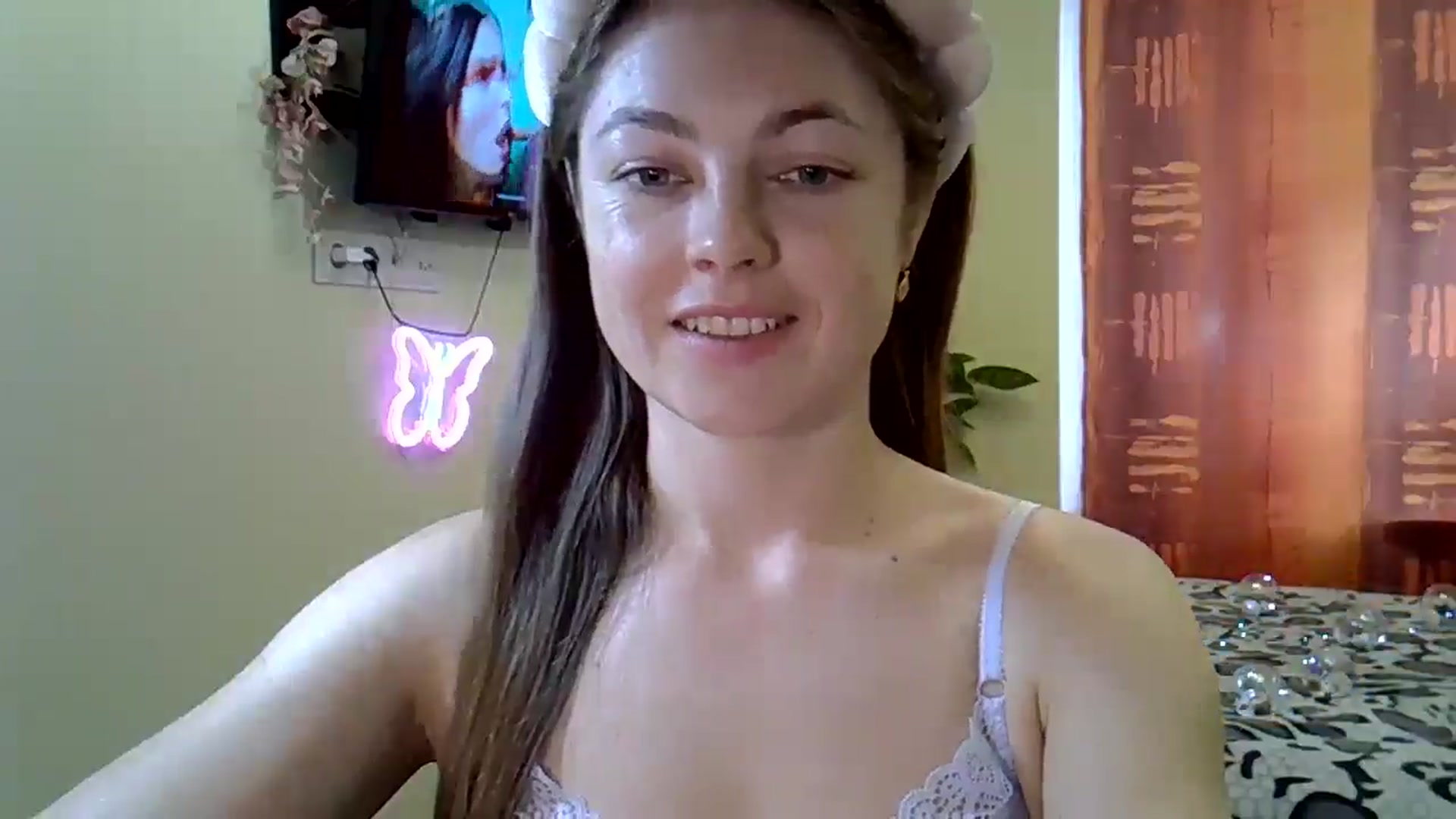 Gallery image thumbnail from Always18_'s myfreecams stream on, 01/05/2026, 12:01 image 2 of 20