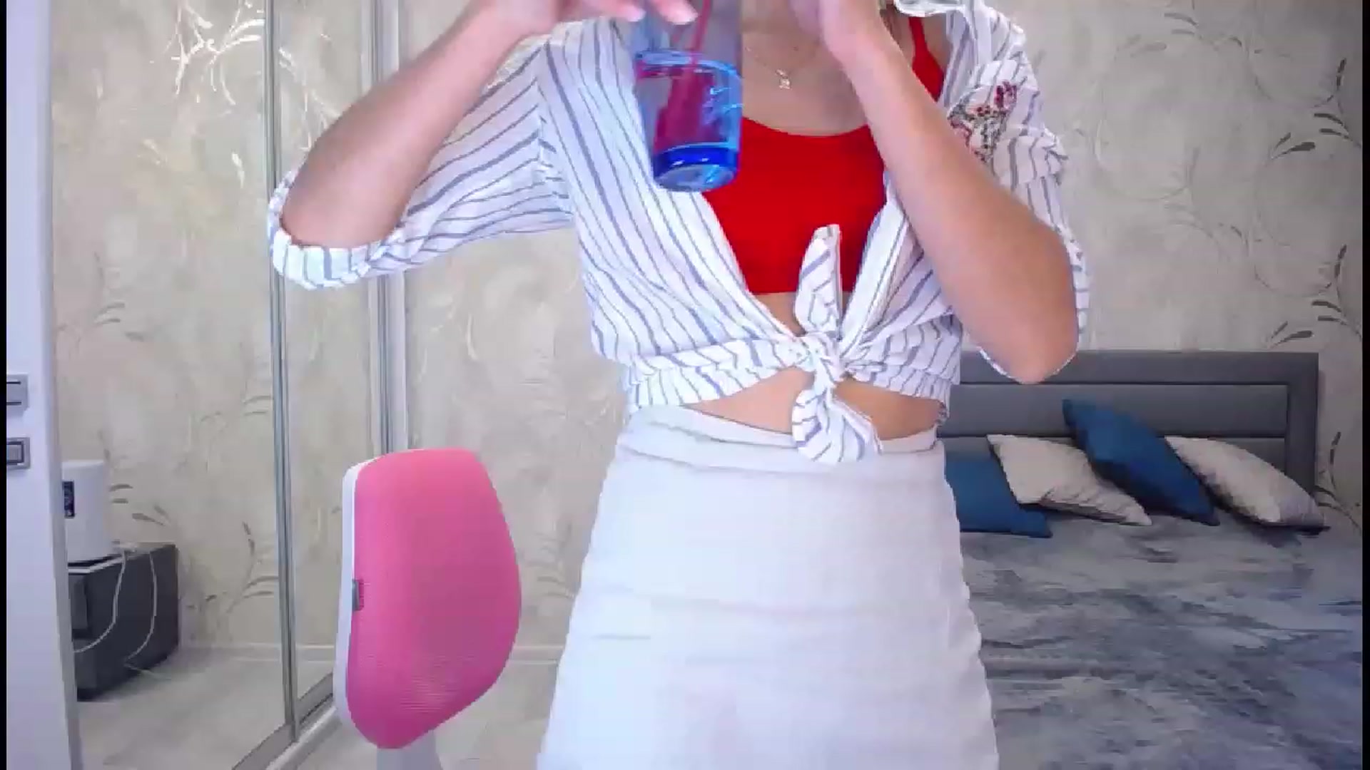 Gallery image thumbnail from AlwayssSmile's myfreecams stream on, 11/18/2022, 12:58 image 6 of 20