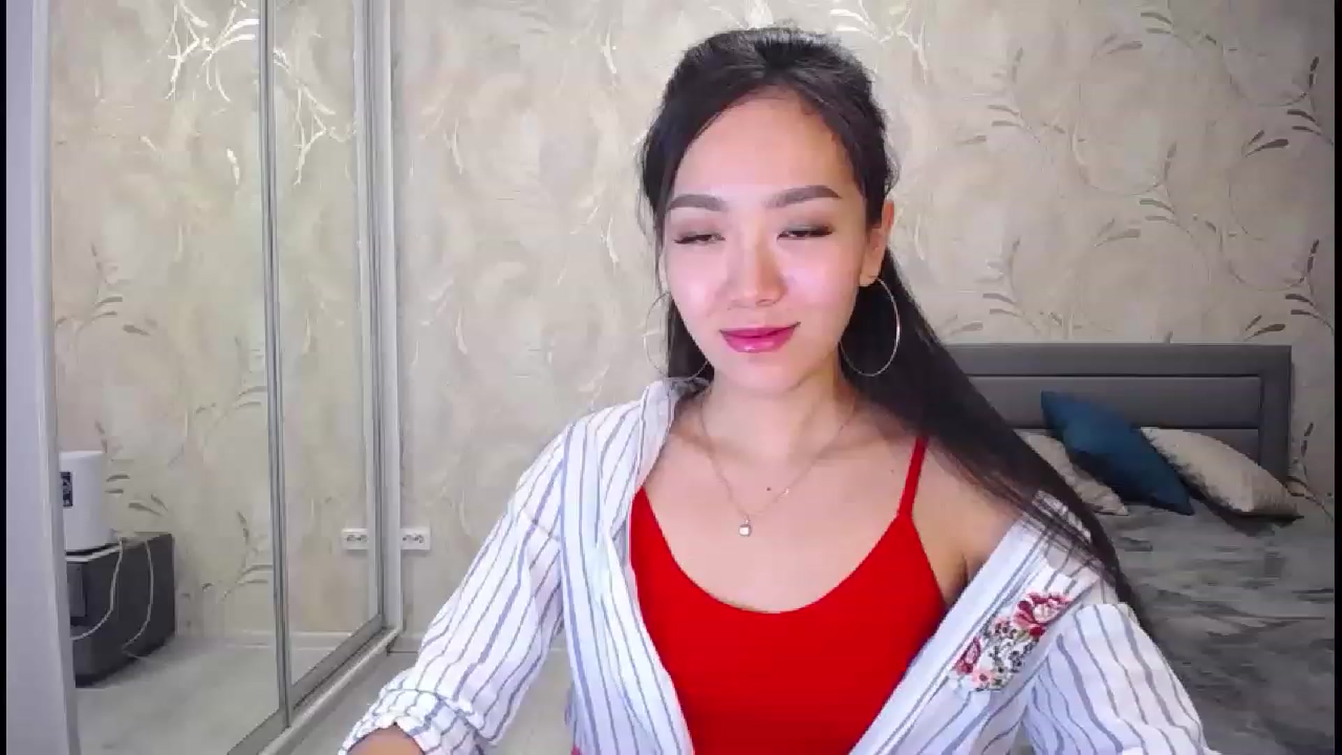 Gallery image thumbnail from AlwayssSmile's myfreecams stream on, 11/18/2022, 12:58 image 18 of 20