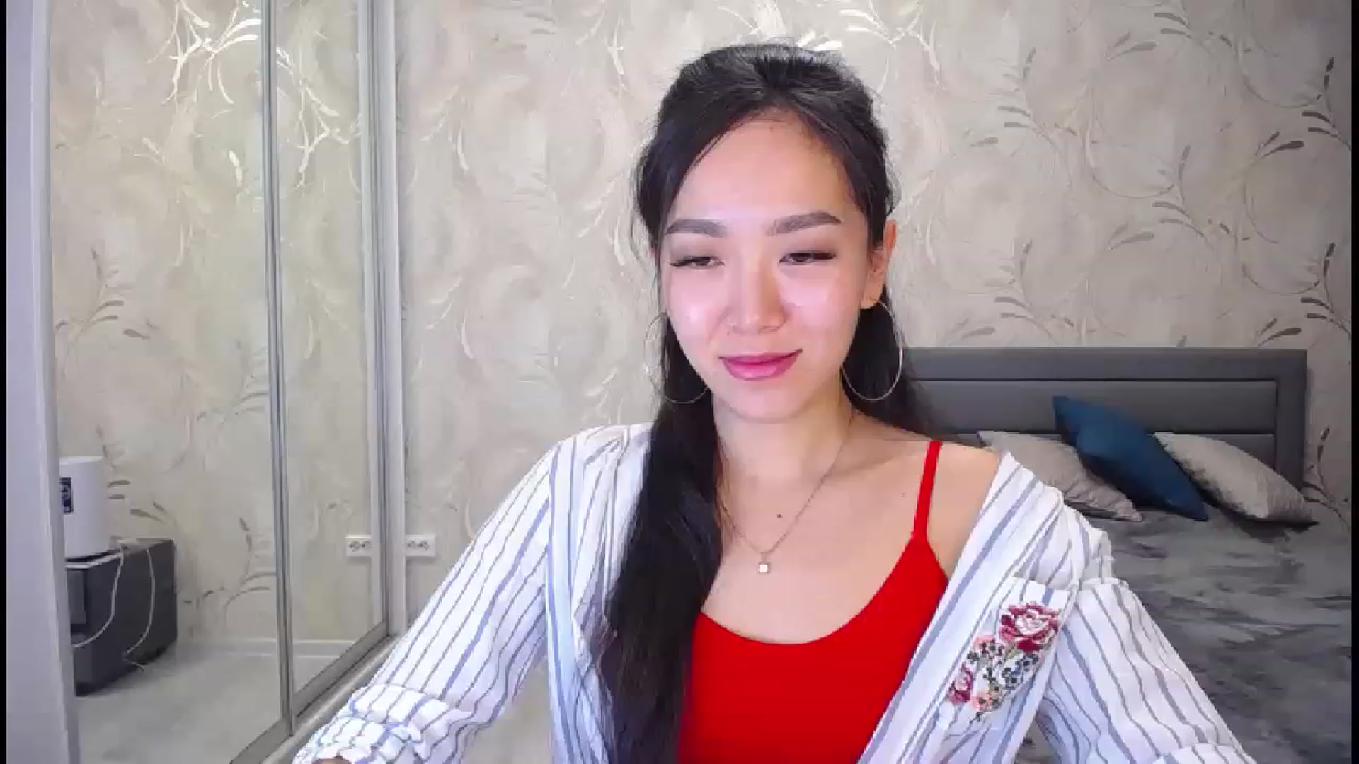 Gallery image thumbnail from AlwayssSmile's myfreecams stream on, 11/18/2022, 12:58 image 14 of 20