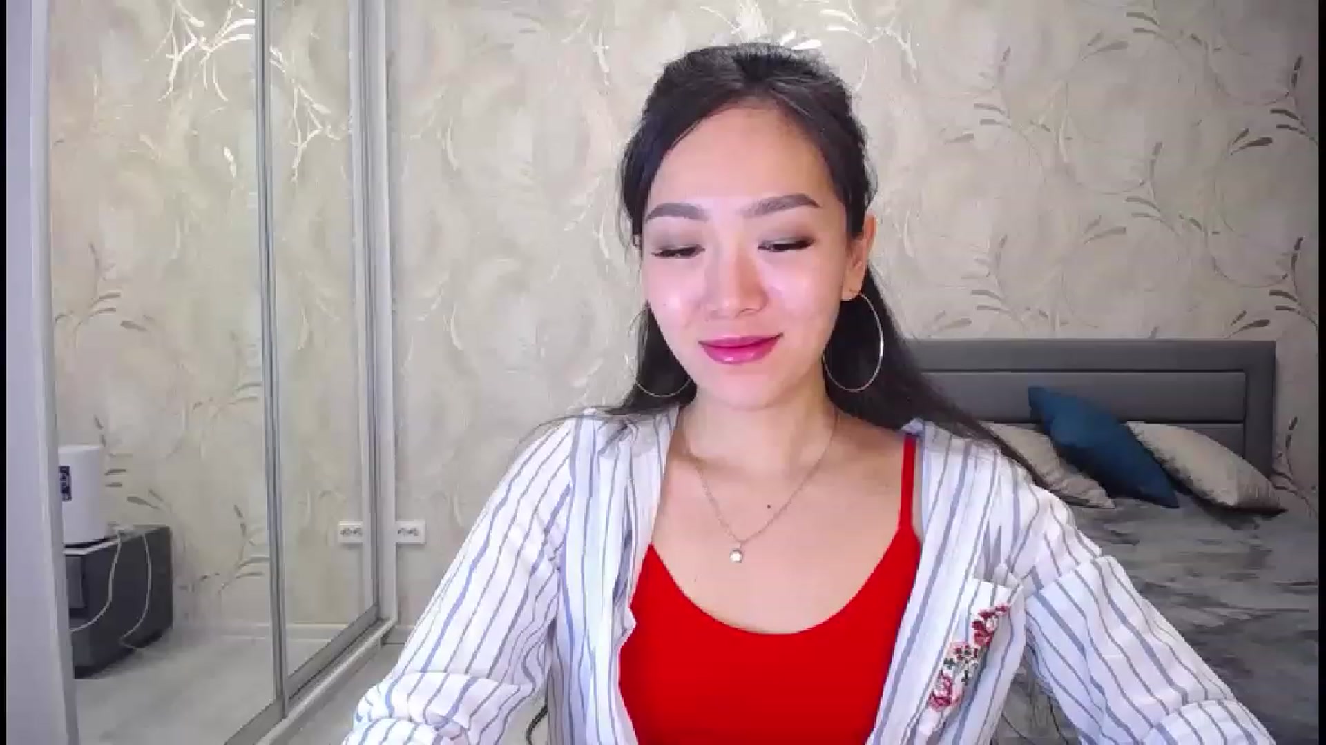 Gallery image thumbnail from AlwayssSmile's myfreecams stream on, 11/18/2022, 12:58 image 15 of 20