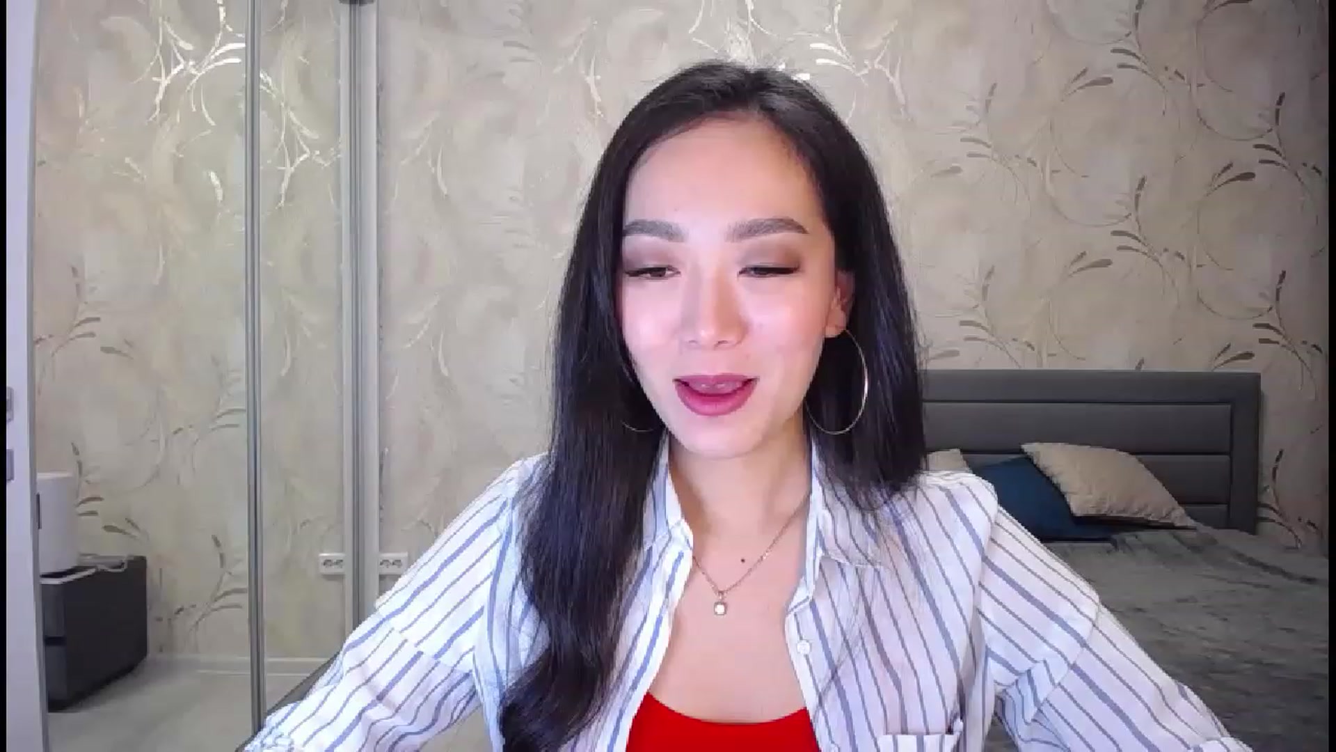 Gallery image thumbnail from AlwayssSmile's myfreecams stream on, 11/26/2022, 18:08 image 6 of 20