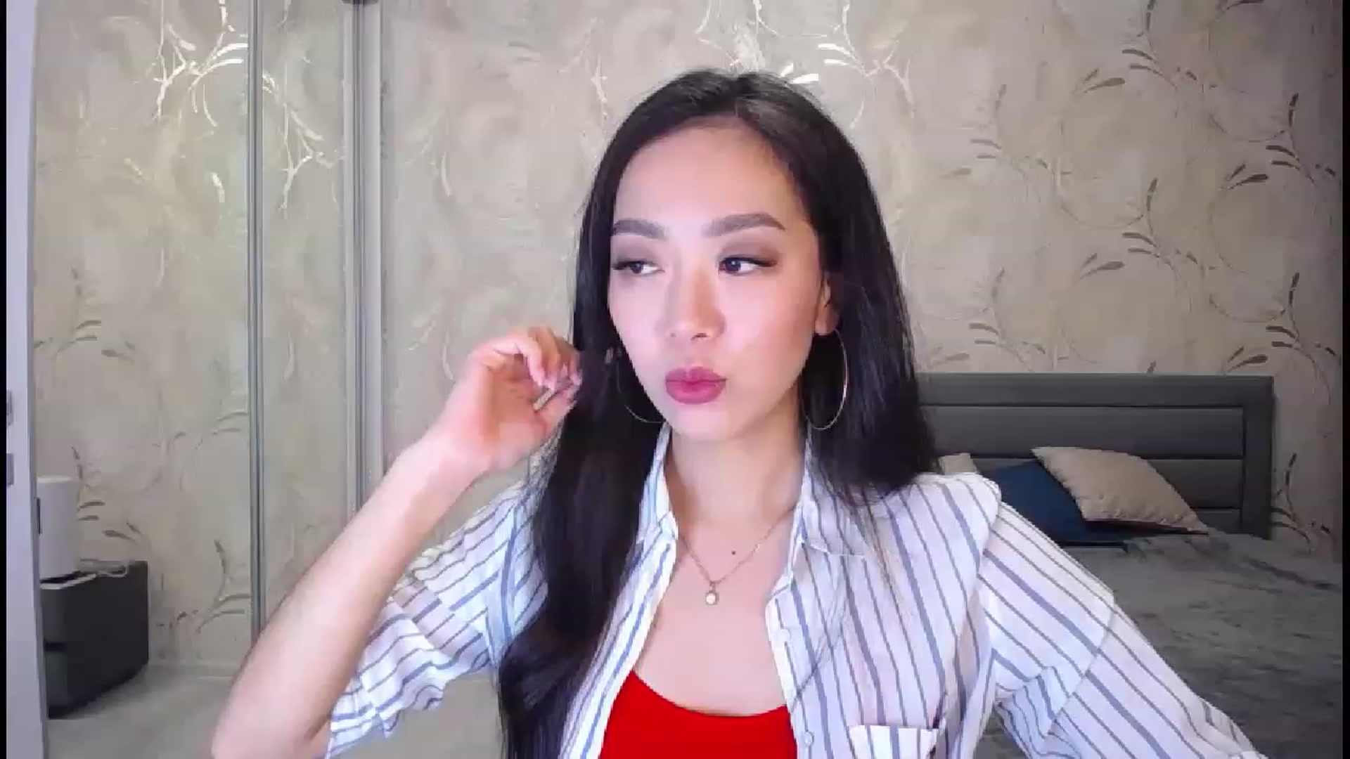 Gallery image thumbnail from AlwayssSmile's myfreecams stream on, 11/26/2022, 18:08 image 7 of 20
