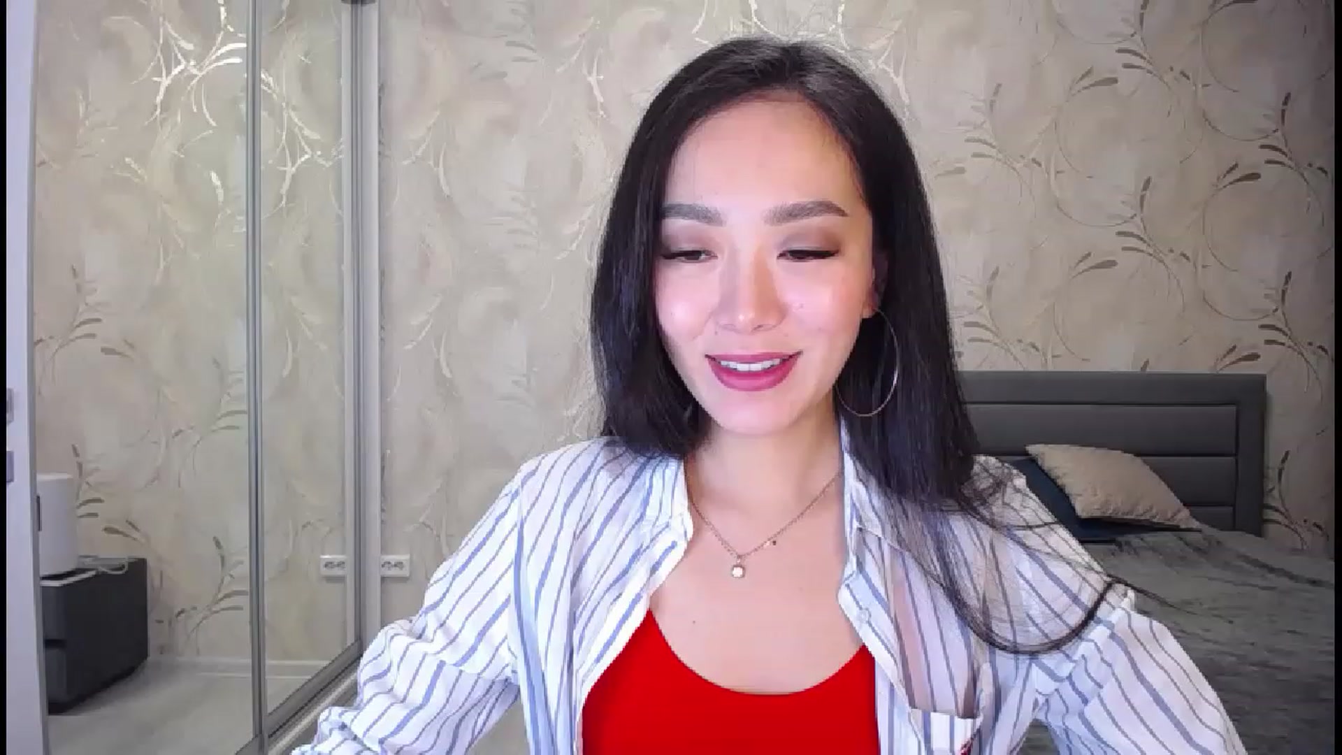Gallery image thumbnail from AlwayssSmile's myfreecams stream on, 11/26/2022, 18:08 image 18 of 20