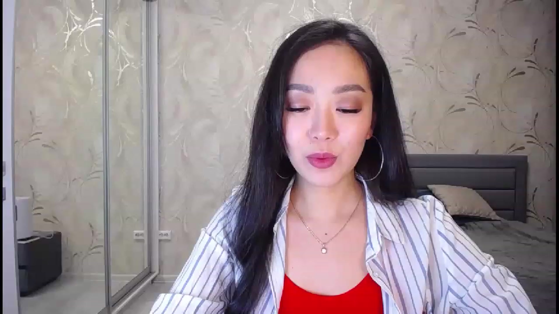 Gallery image thumbnail from AlwayssSmile's myfreecams stream on, 11/26/2022, 19:09 image 18 of 20