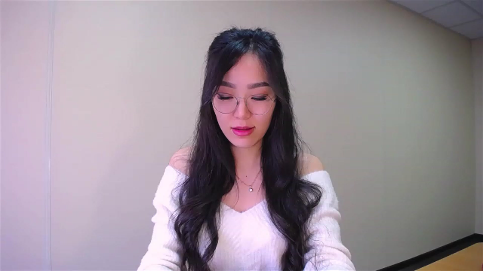 Gallery image thumbnail from AlwayssSmile's myfreecams stream on, 03/12/2023, 07:33 image 3 of 20