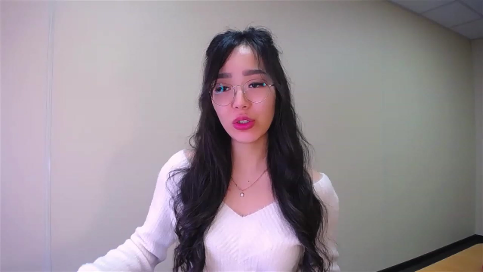 Gallery image thumbnail from AlwayssSmile's myfreecams stream on, 03/12/2023, 07:33 image 8 of 20