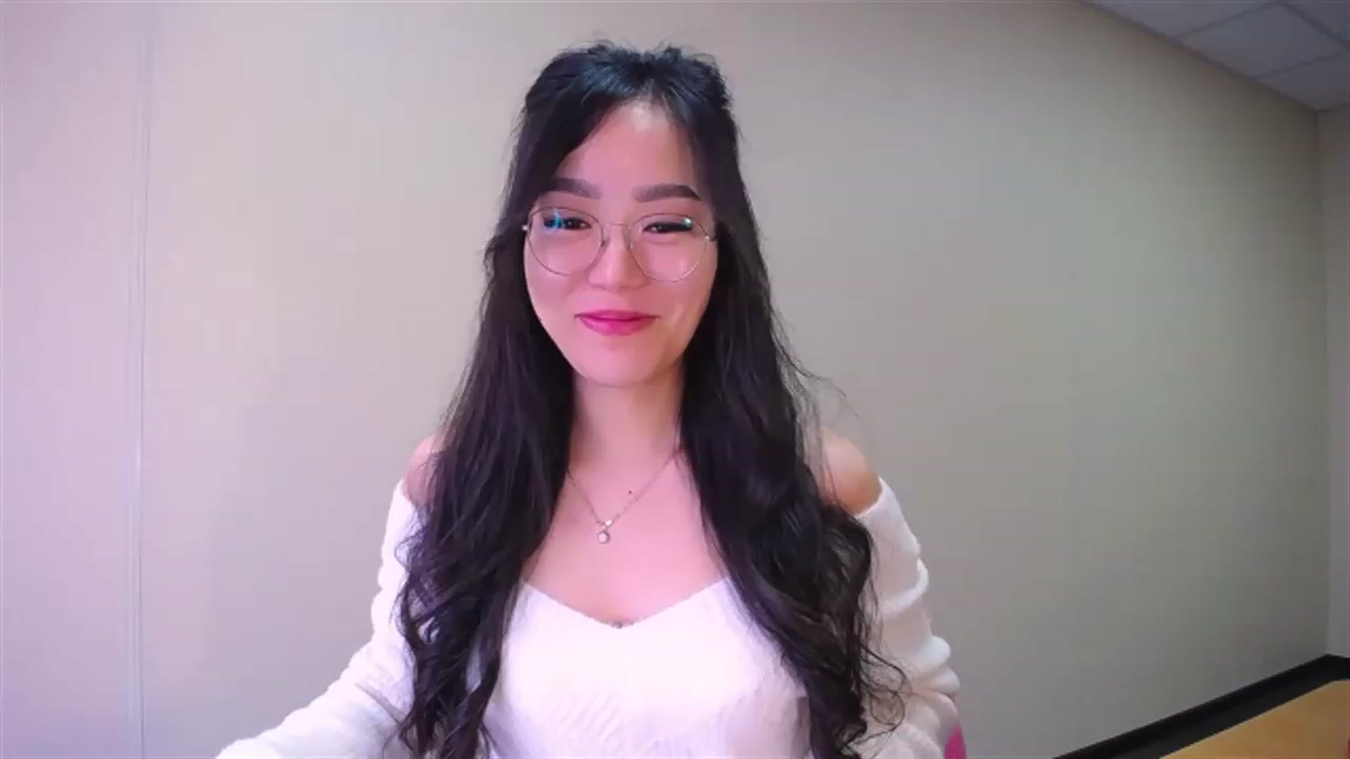 Gallery image thumbnail from AlwayssSmile's myfreecams stream on, 03/12/2023, 07:33 image 4 of 20