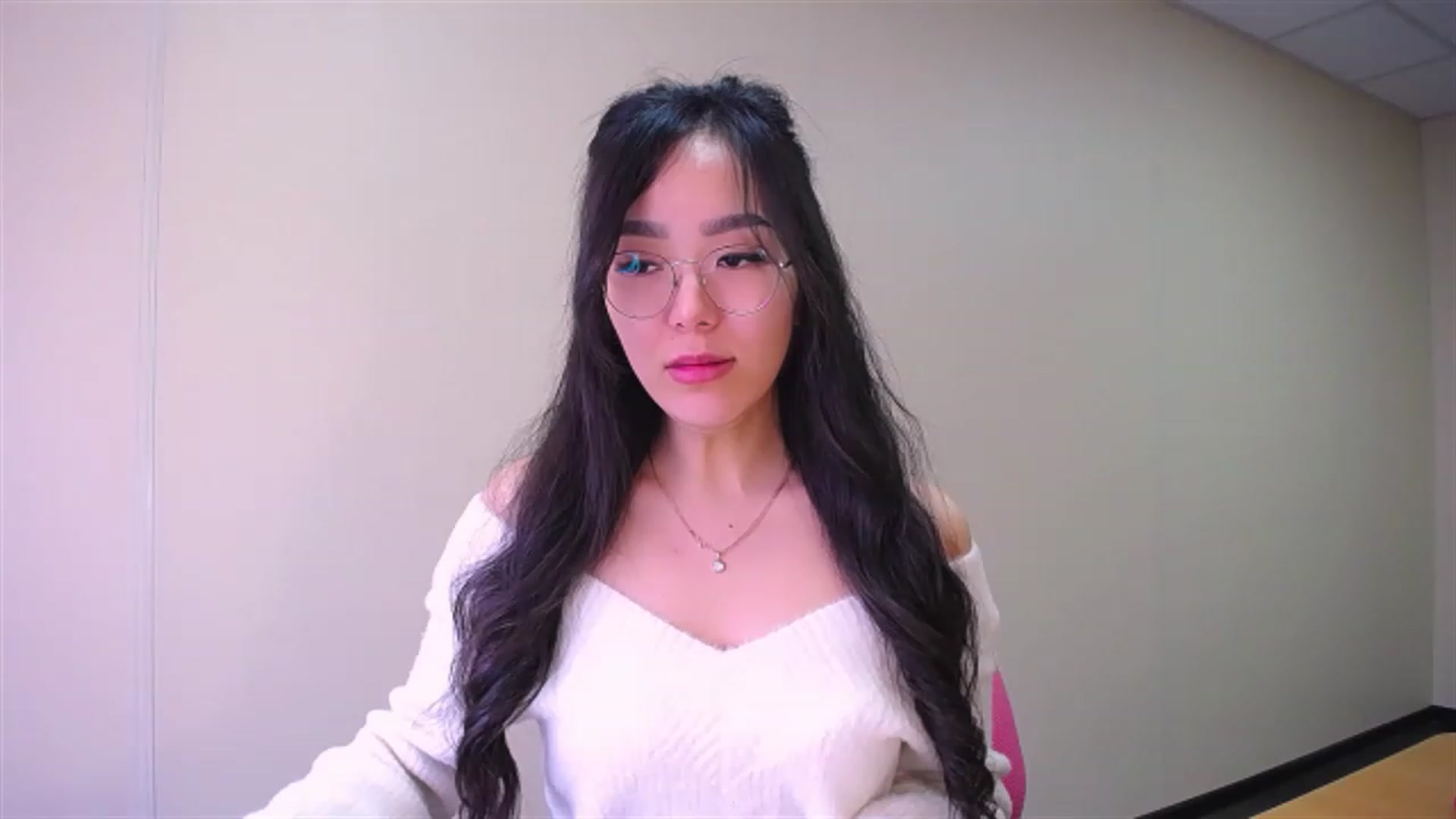 Gallery image thumbnail from AlwayssSmile's myfreecams stream on, 03/12/2023, 07:33 image 15 of 20