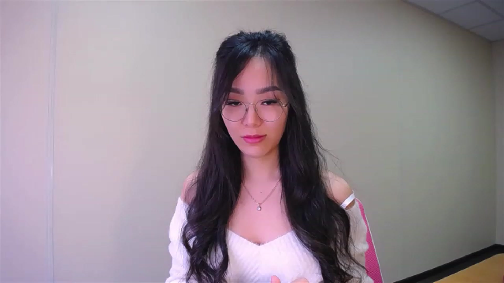 Gallery image thumbnail from AlwayssSmile's myfreecams stream on, 03/12/2023, 07:33 image 6 of 20