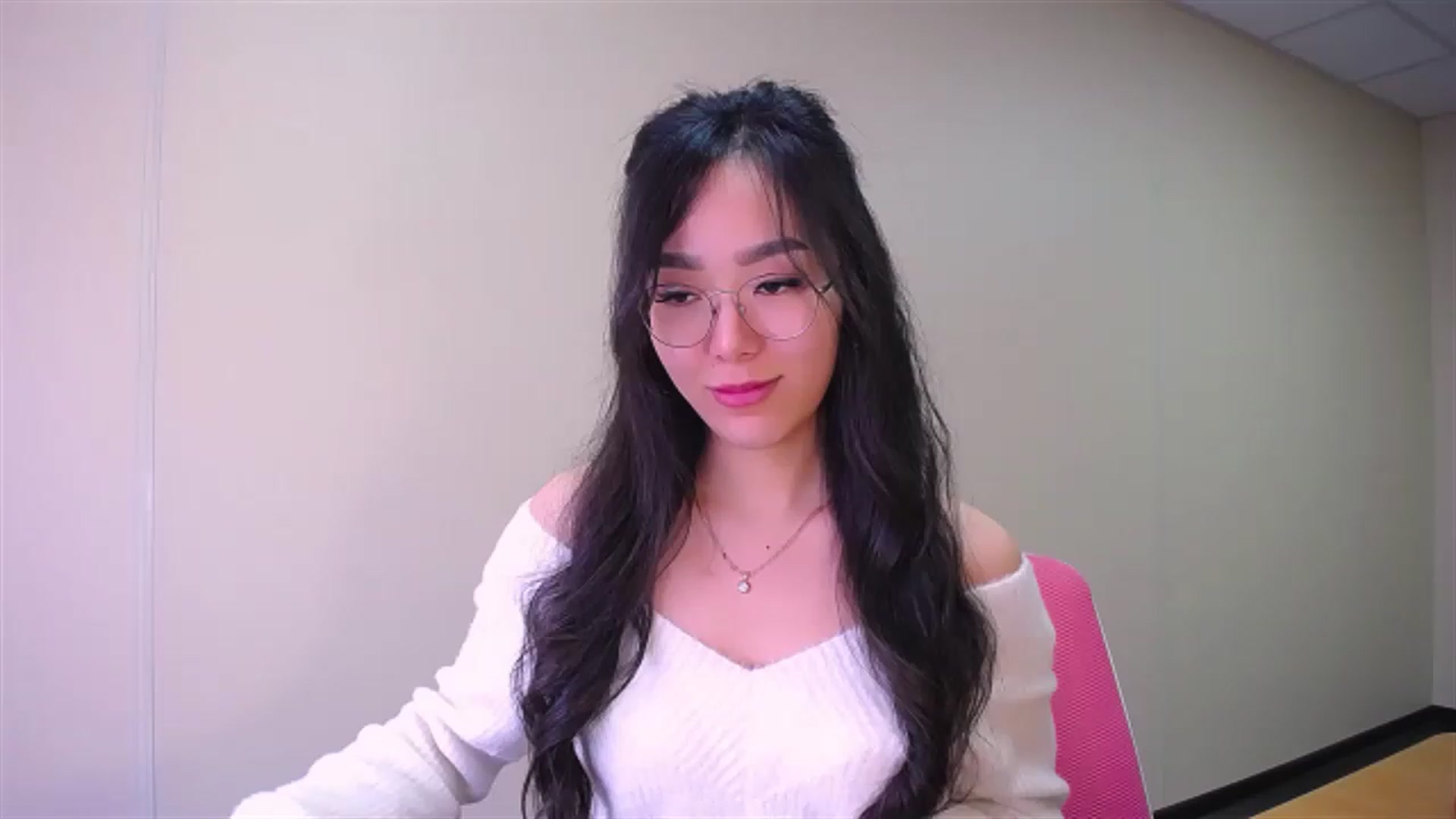Gallery image thumbnail from AlwayssSmile's myfreecams stream on, 03/12/2023, 07:33 image 13 of 20
