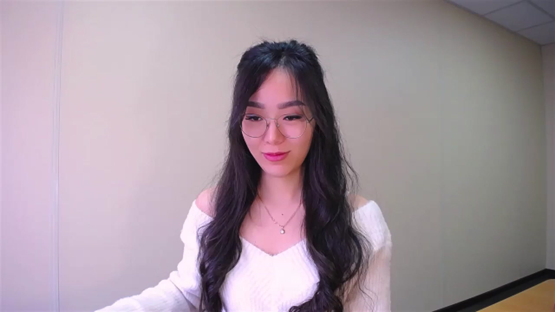Gallery image thumbnail from AlwayssSmile's myfreecams stream on, 03/12/2023, 07:33 image 11 of 20