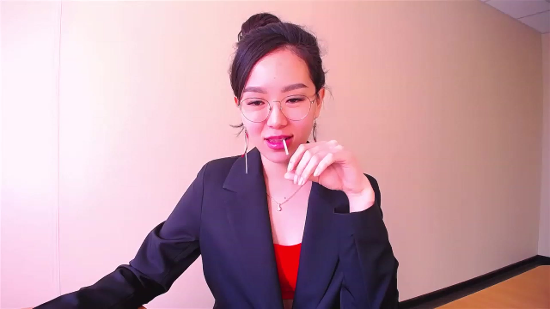 Gallery image thumbnail from AlwayssSmile's myfreecams stream on, 03/17/2023, 05:00 image 19 of 20