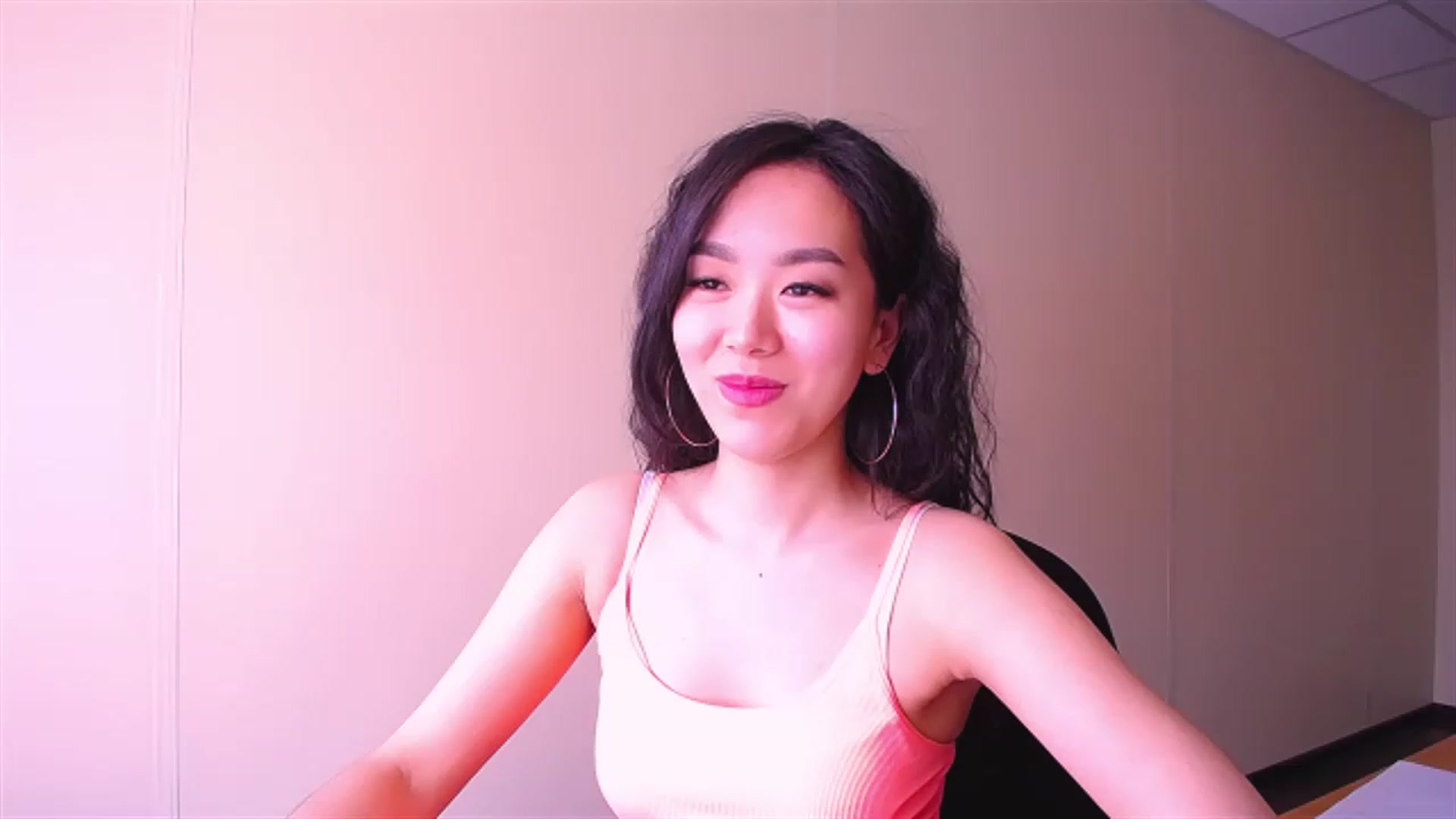 Gallery image thumbnail from AlwayssSmile's myfreecams stream on, 03/28/2023, 07:00 image 3 of 20