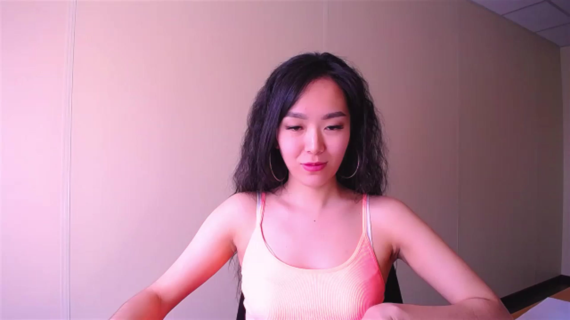 Gallery image thumbnail from AlwayssSmile's myfreecams stream on, 03/28/2023, 07:00 image 12 of 20