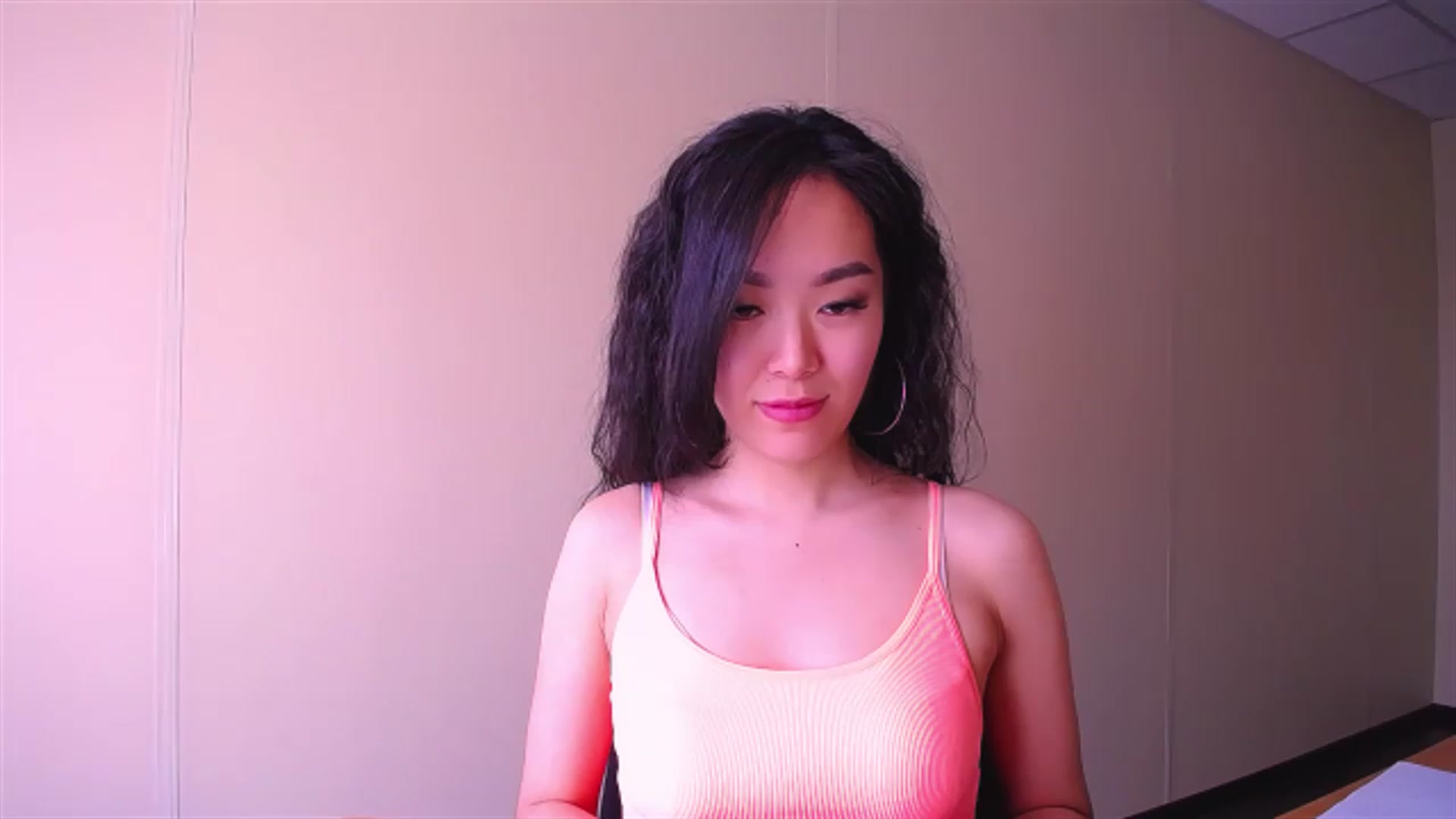 Gallery image thumbnail from AlwayssSmile's myfreecams stream on, 03/28/2023, 07:00 image 8 of 20